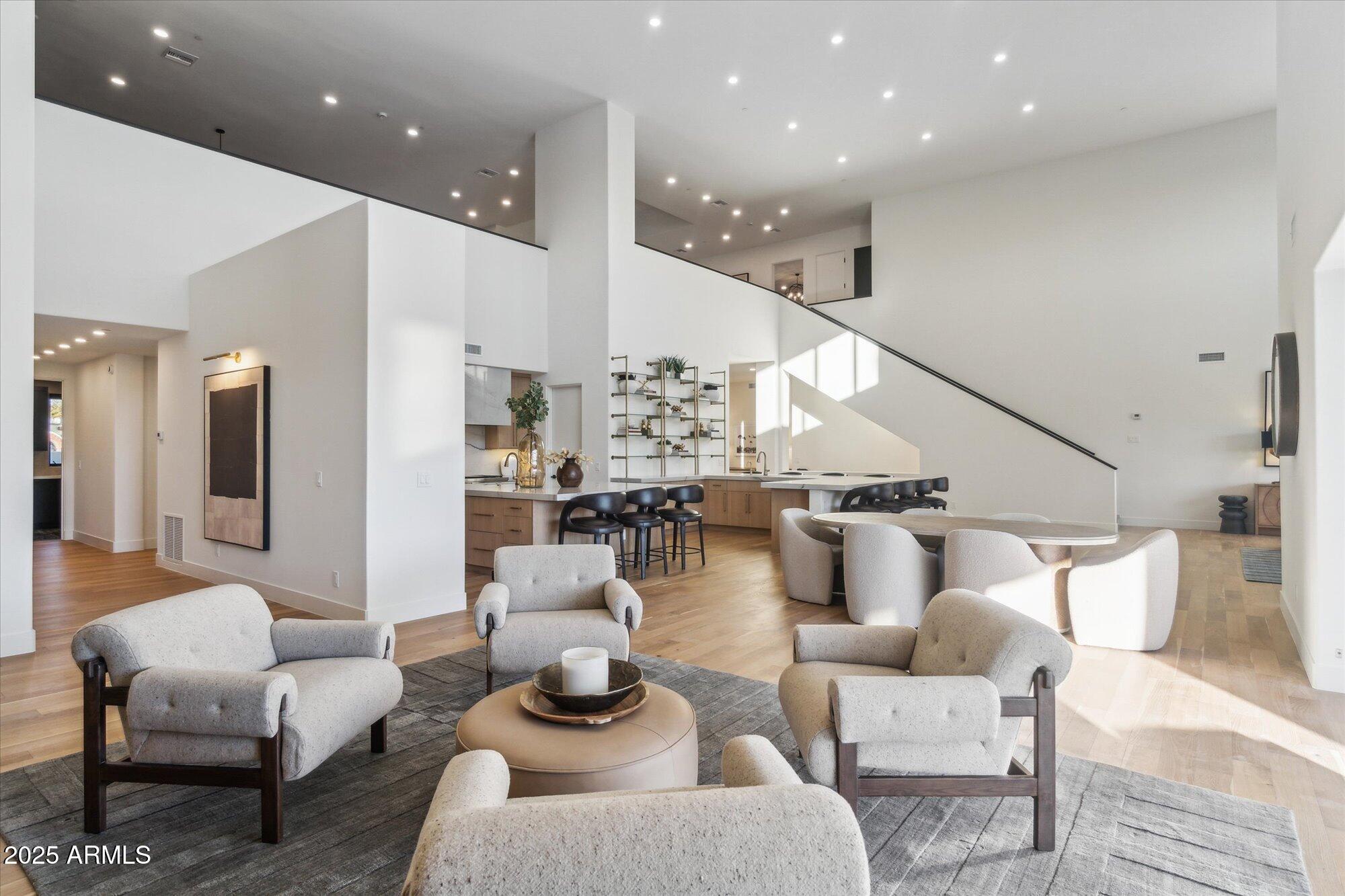 LA TIERRA ESTATES AMD - Residential
