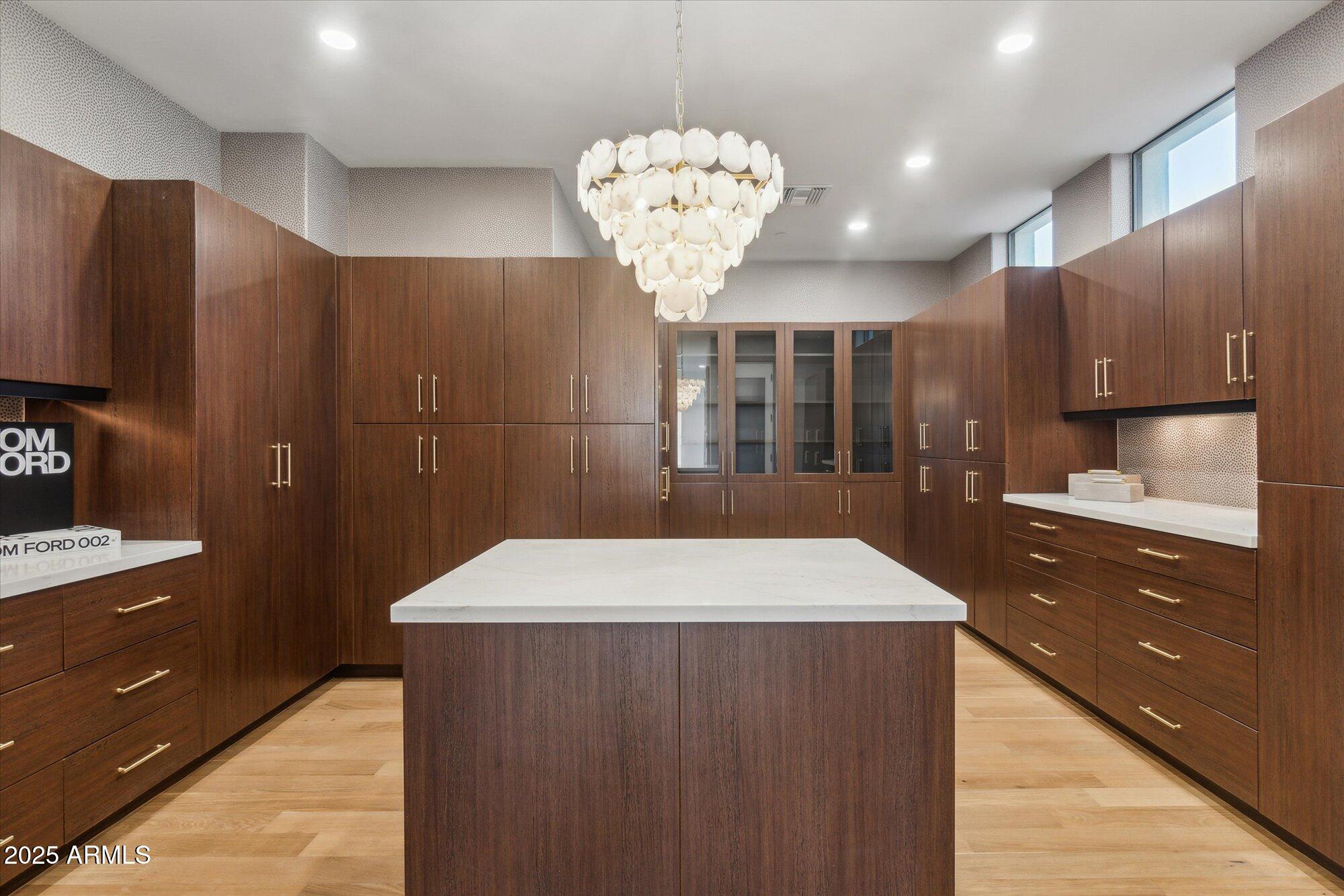 LA TIERRA ESTATES AMD - Residential