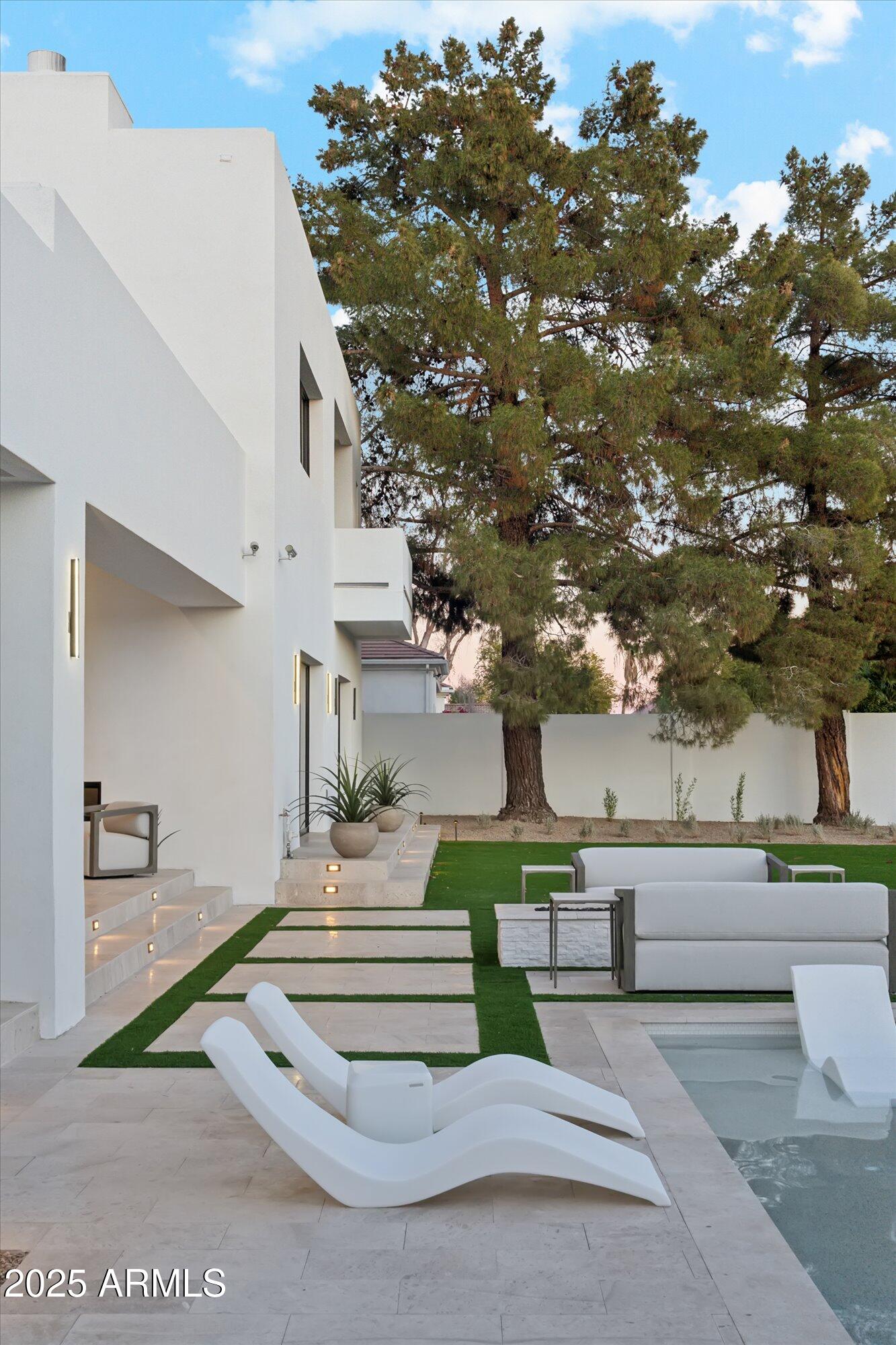 LA TIERRA ESTATES AMD - Residential