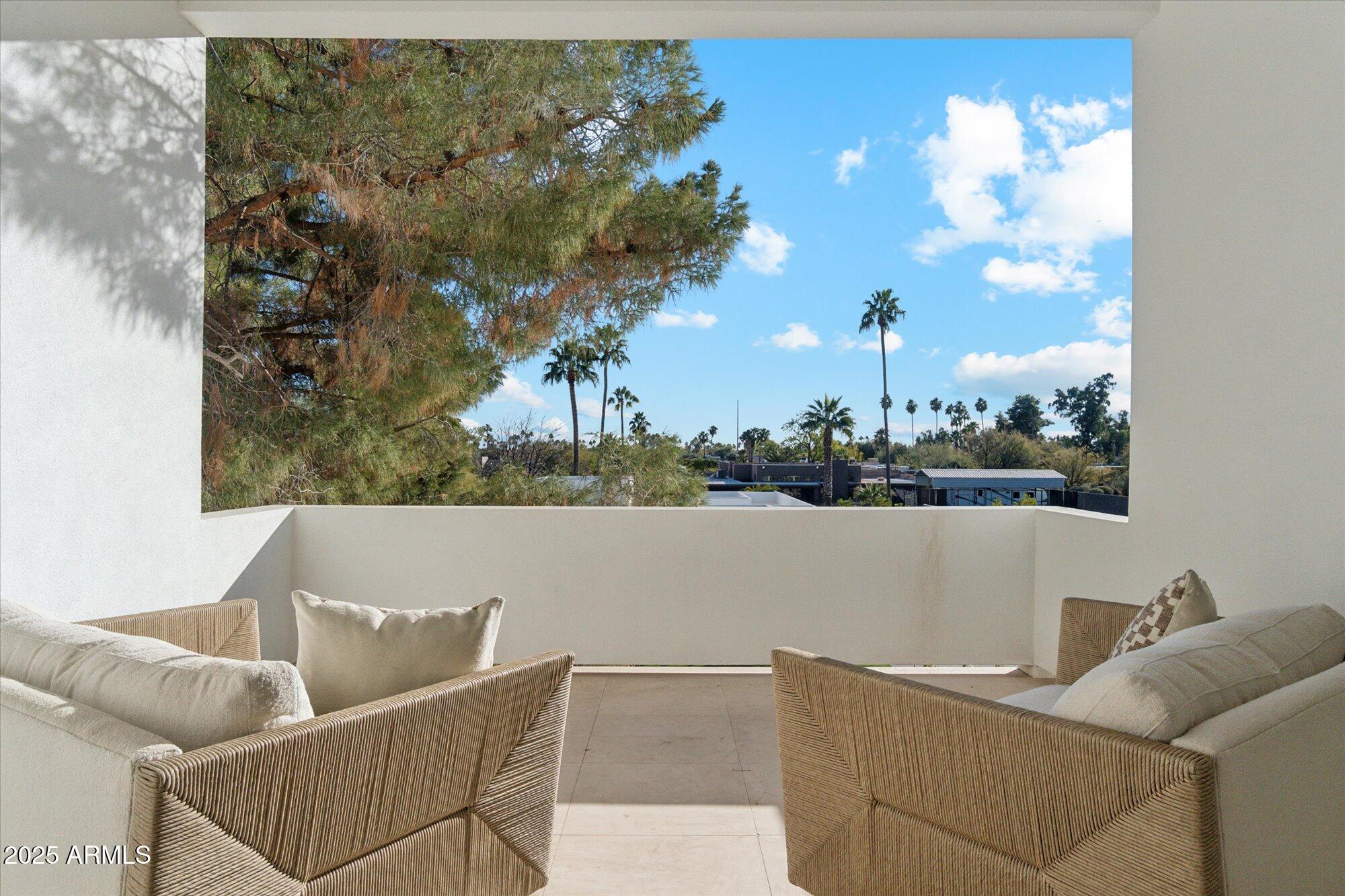 LA TIERRA ESTATES AMD - Residential