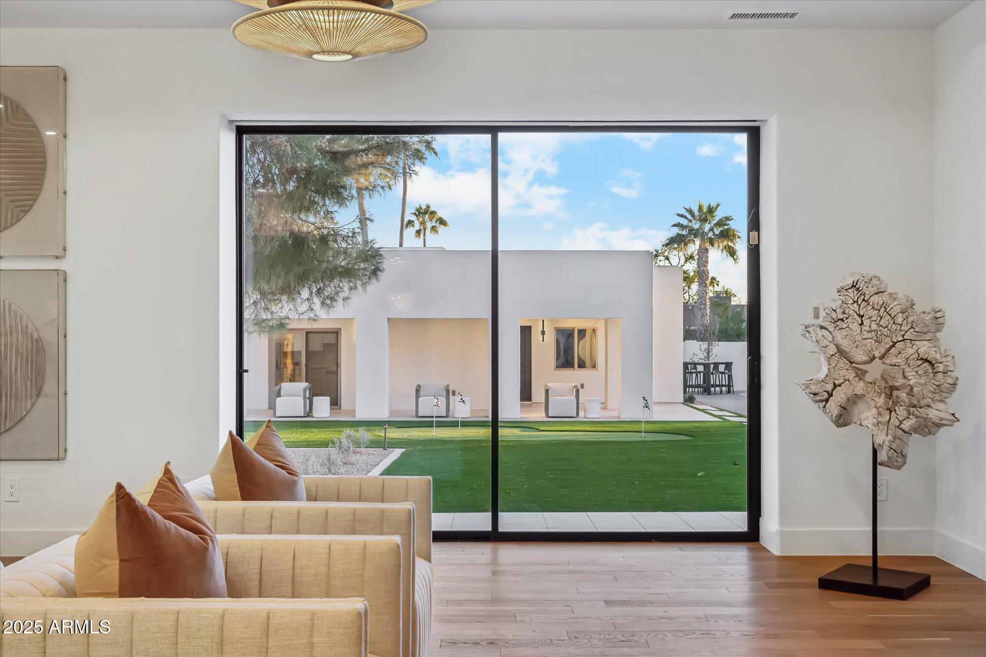 LA TIERRA ESTATES AMD - Residential