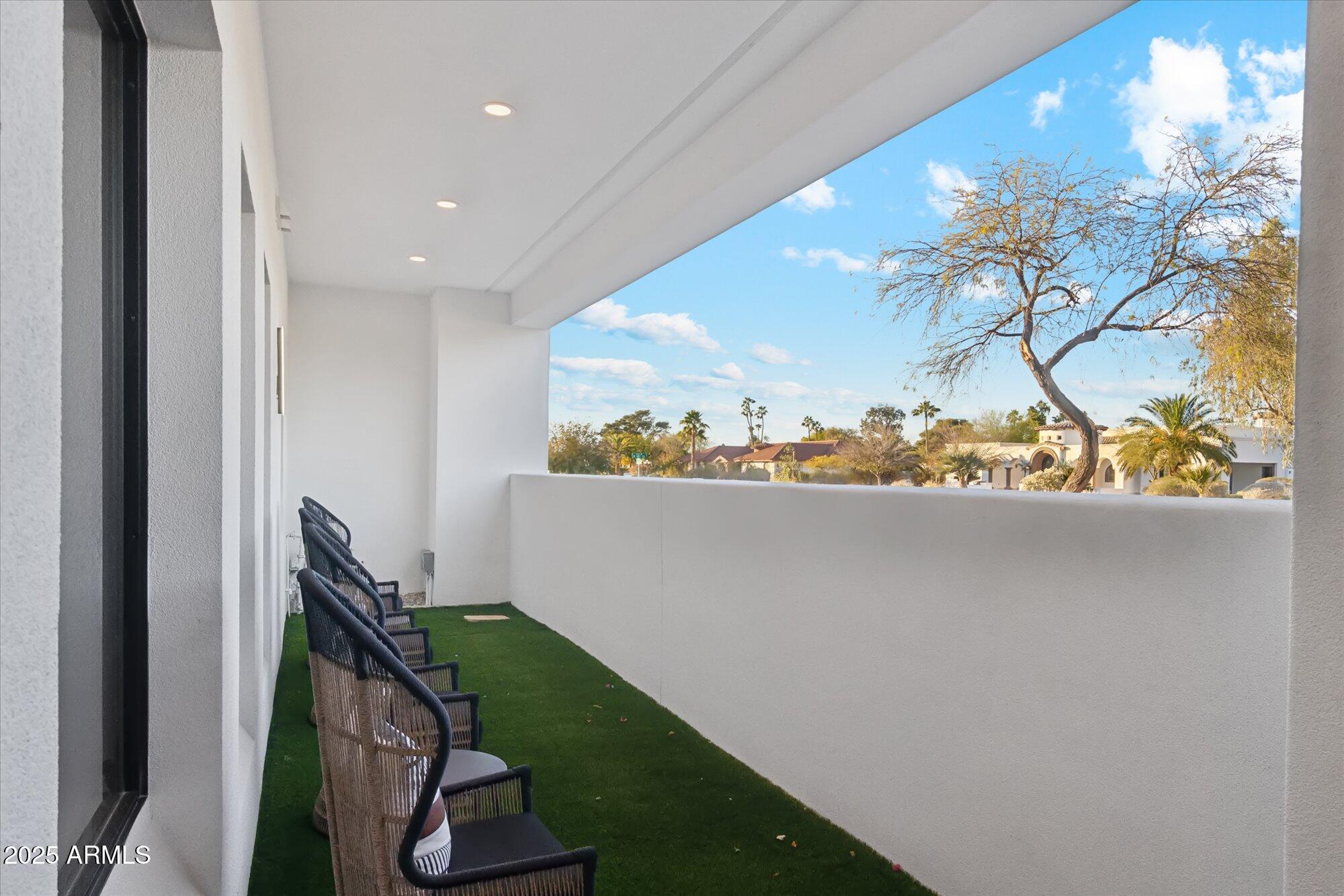 LA TIERRA ESTATES AMD - Residential