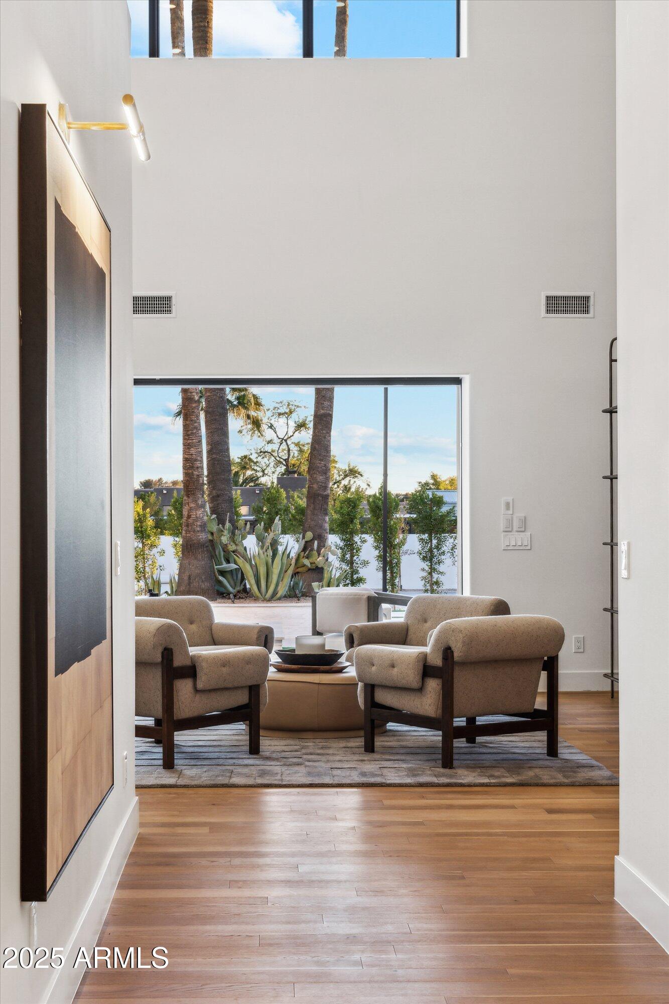 LA TIERRA ESTATES AMD - Residential