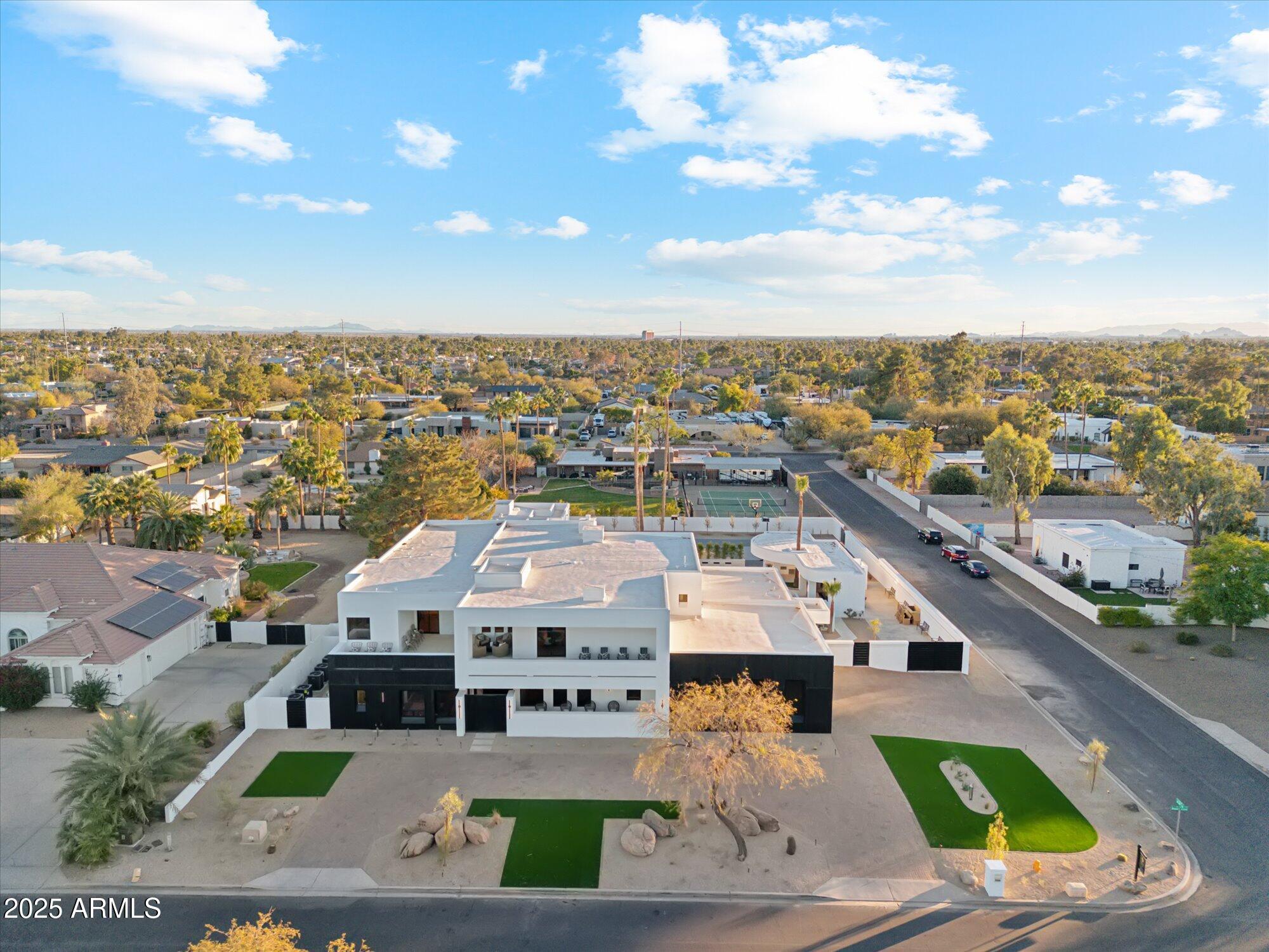 LA TIERRA ESTATES AMD - Residential