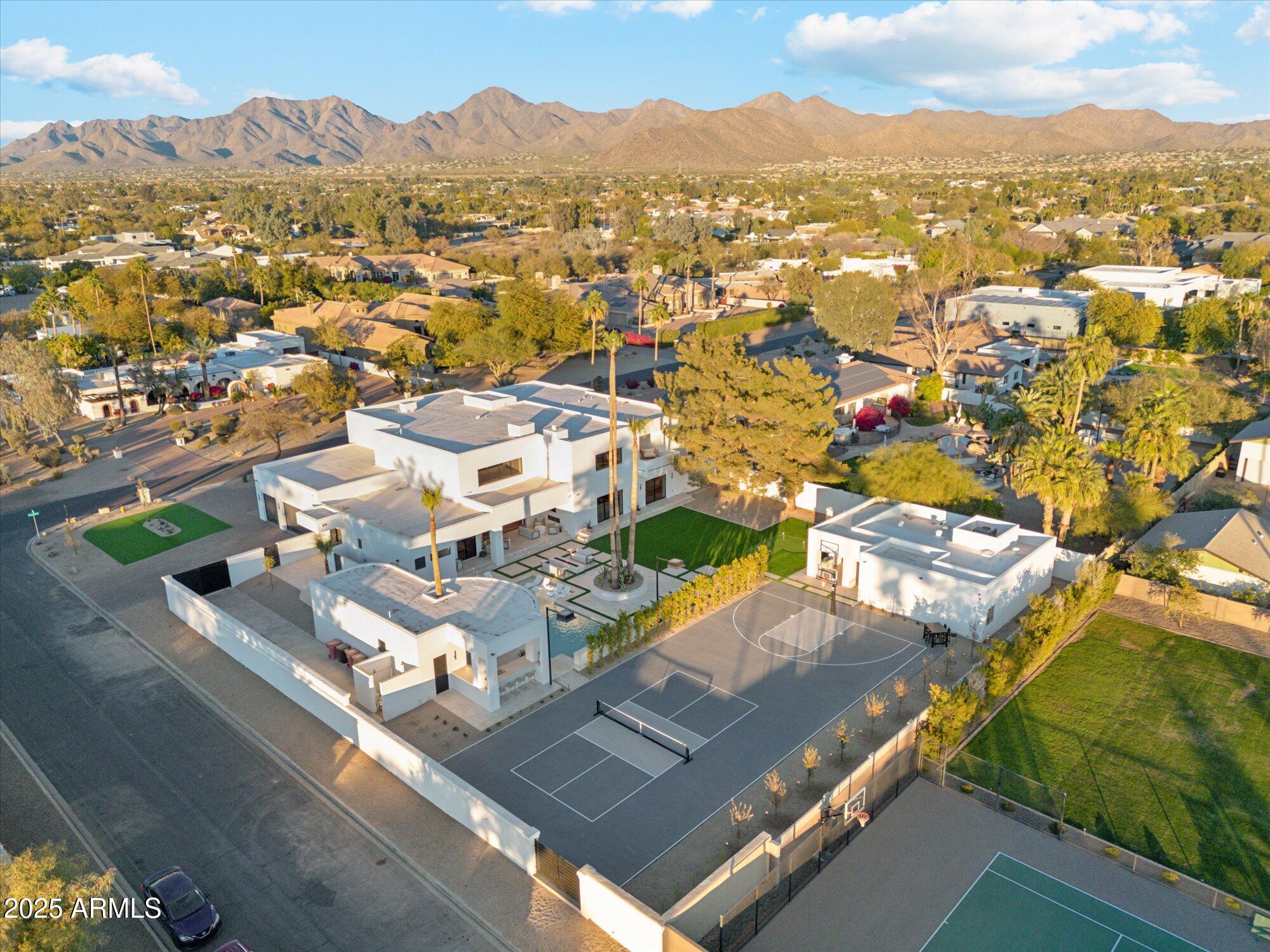 LA TIERRA ESTATES AMD - Residential