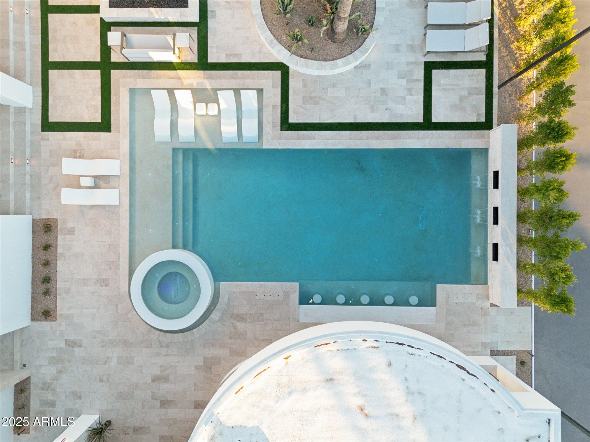 LA TIERRA ESTATES AMD - Residential