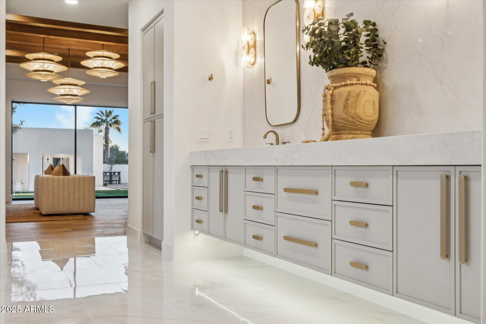 LA TIERRA ESTATES AMD - Residential
