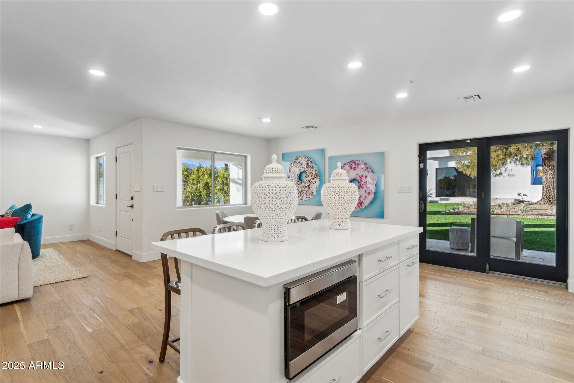 LA TIERRA ESTATES AMD - Residential
