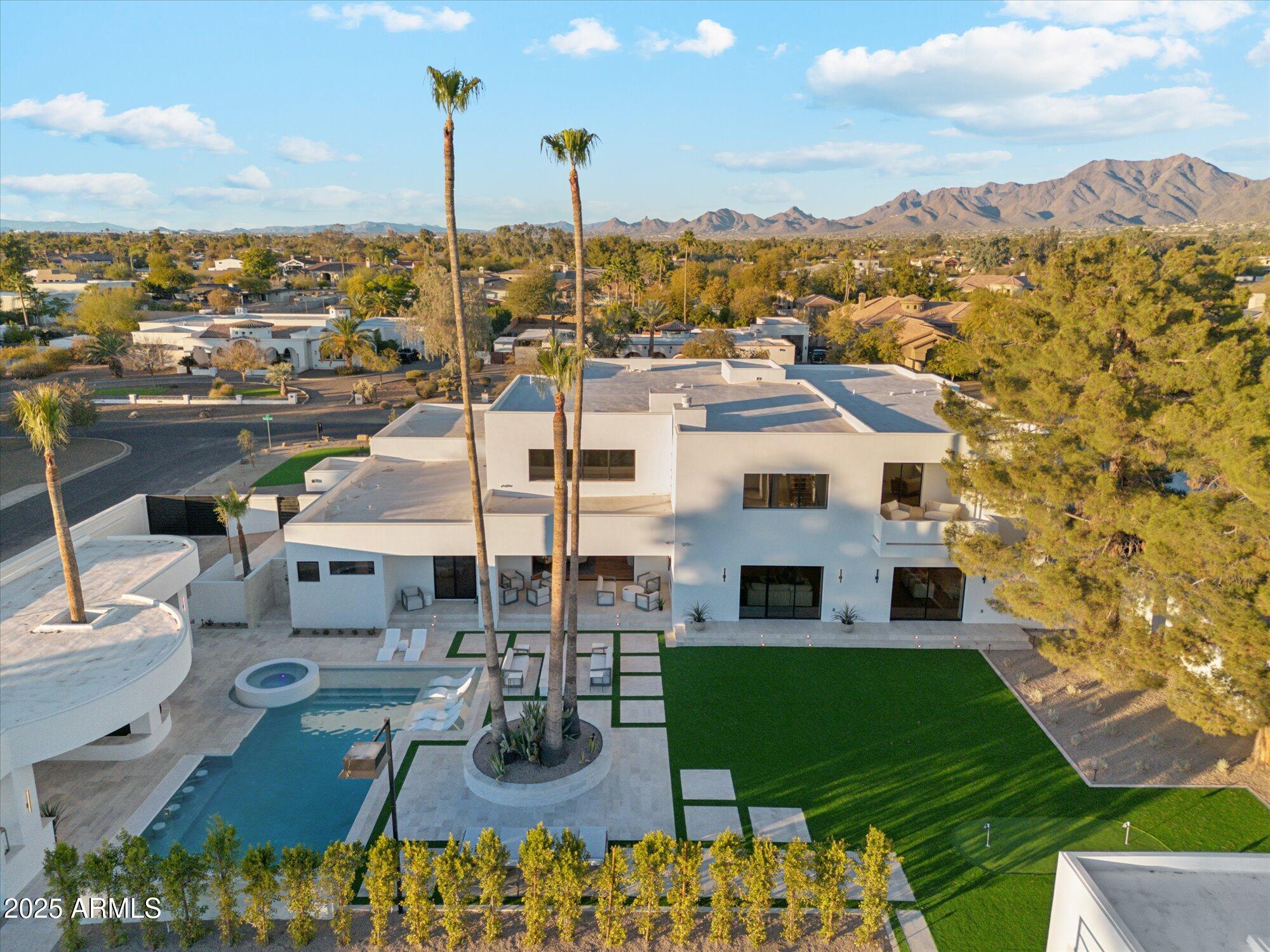 LA TIERRA ESTATES AMD - Residential