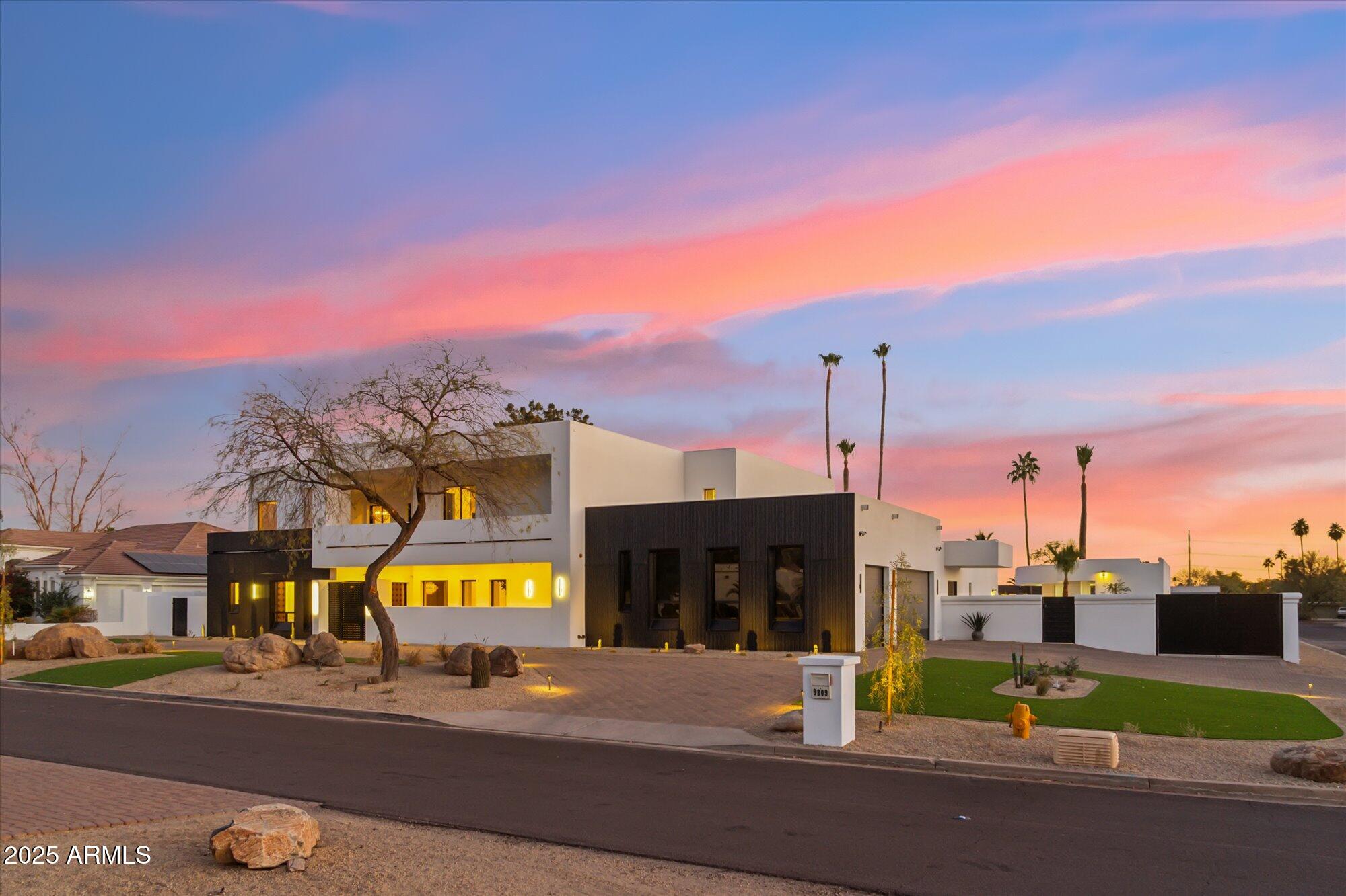 LA TIERRA ESTATES AMD - Residential