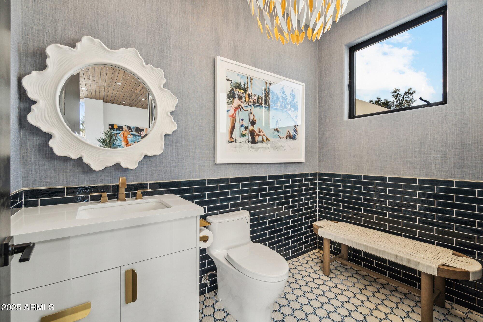 LA TIERRA ESTATES AMD - Residential
