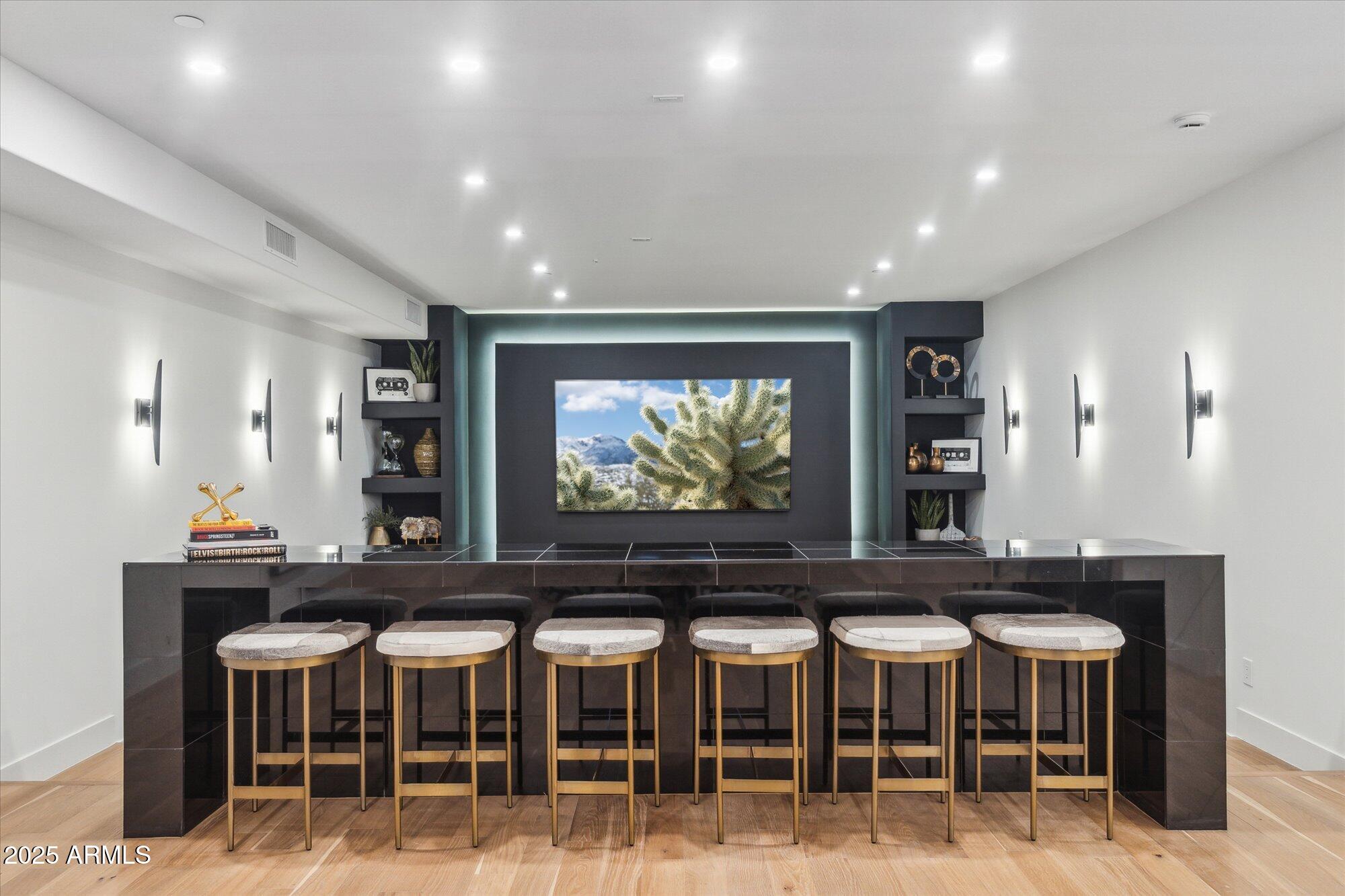 LA TIERRA ESTATES AMD - Residential