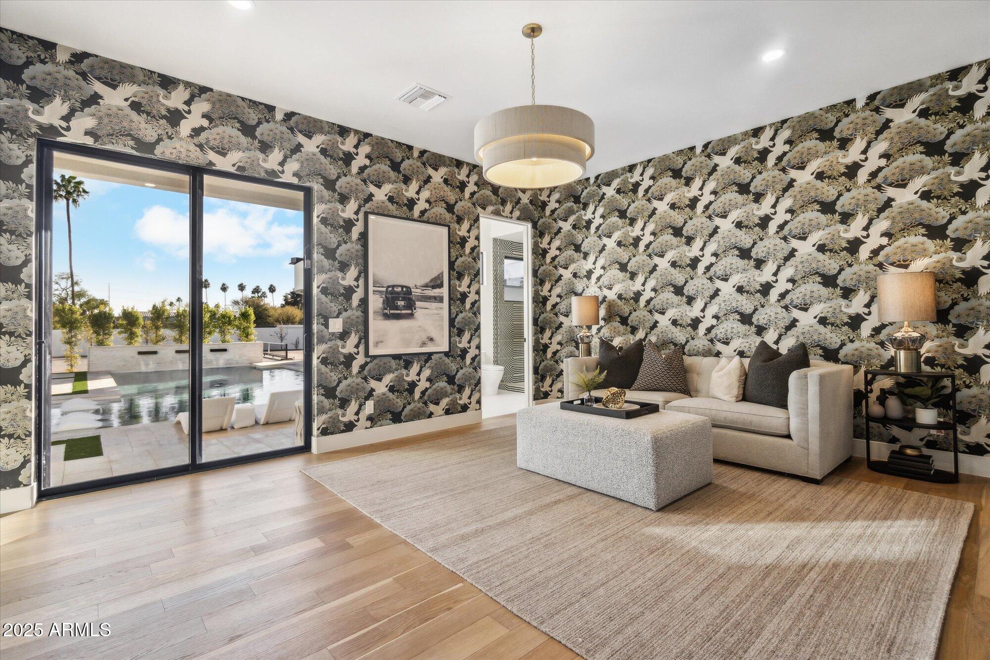 LA TIERRA ESTATES AMD - Residential