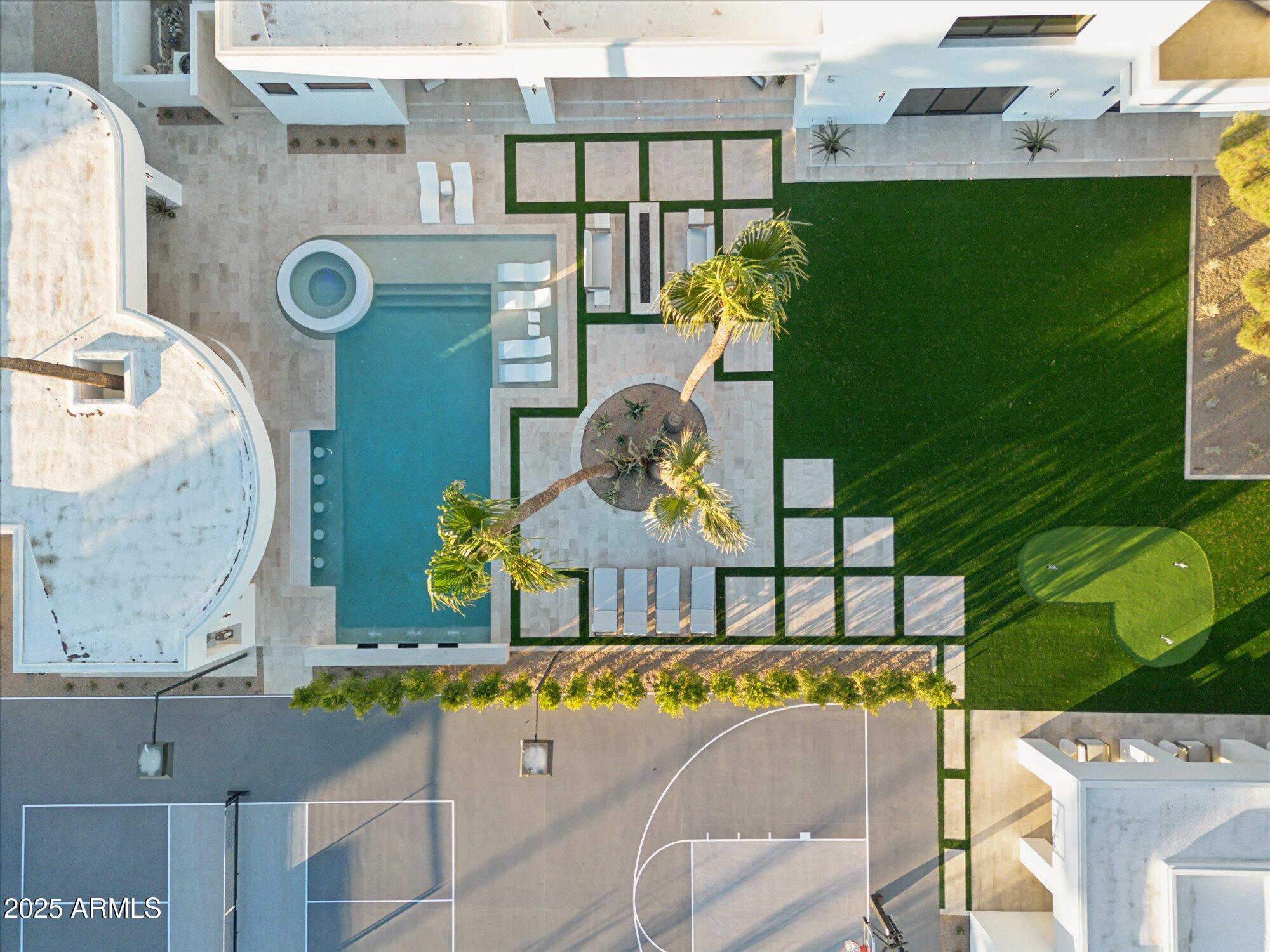 LA TIERRA ESTATES AMD - Residential