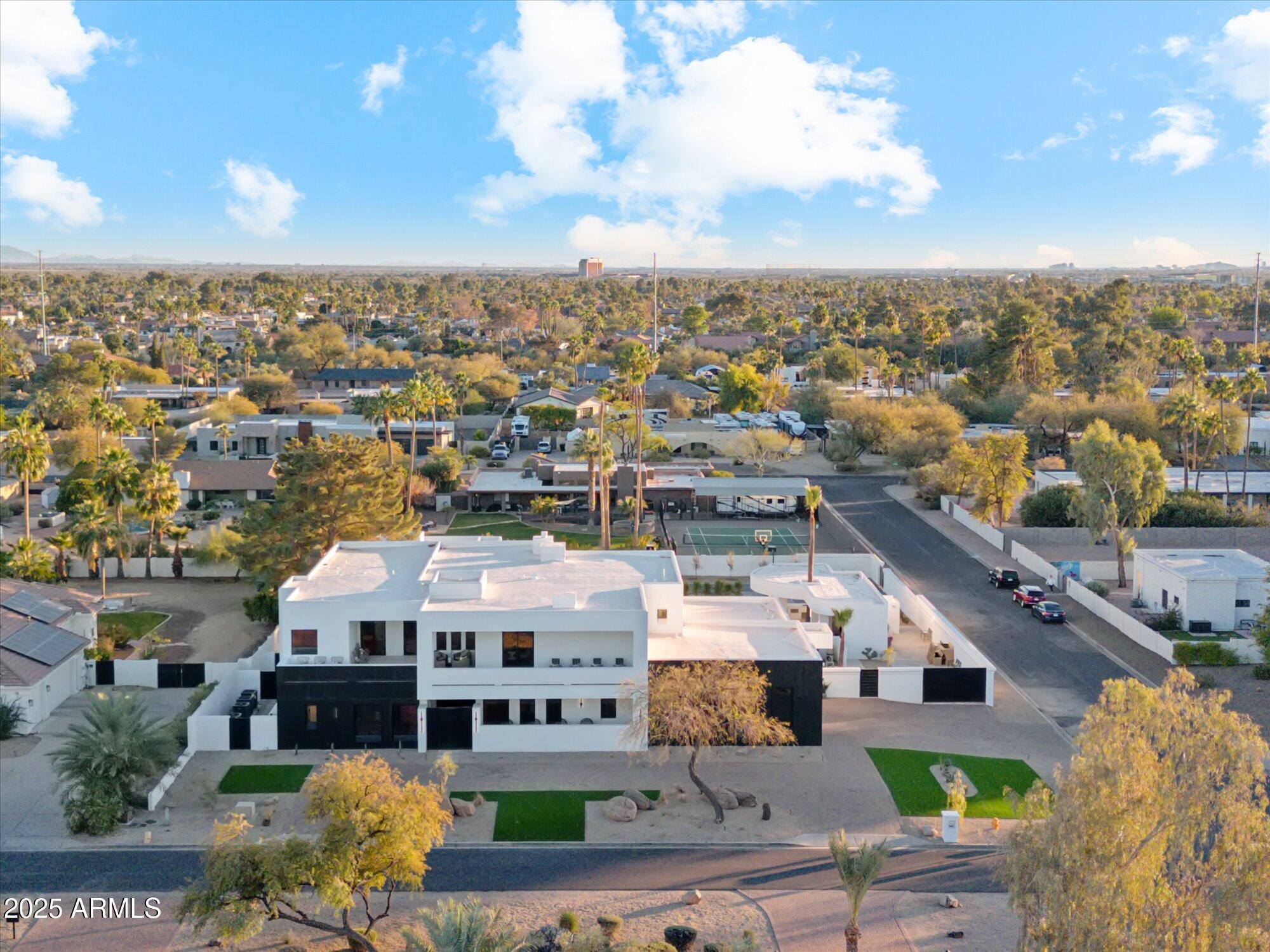 LA TIERRA ESTATES AMD - Residential