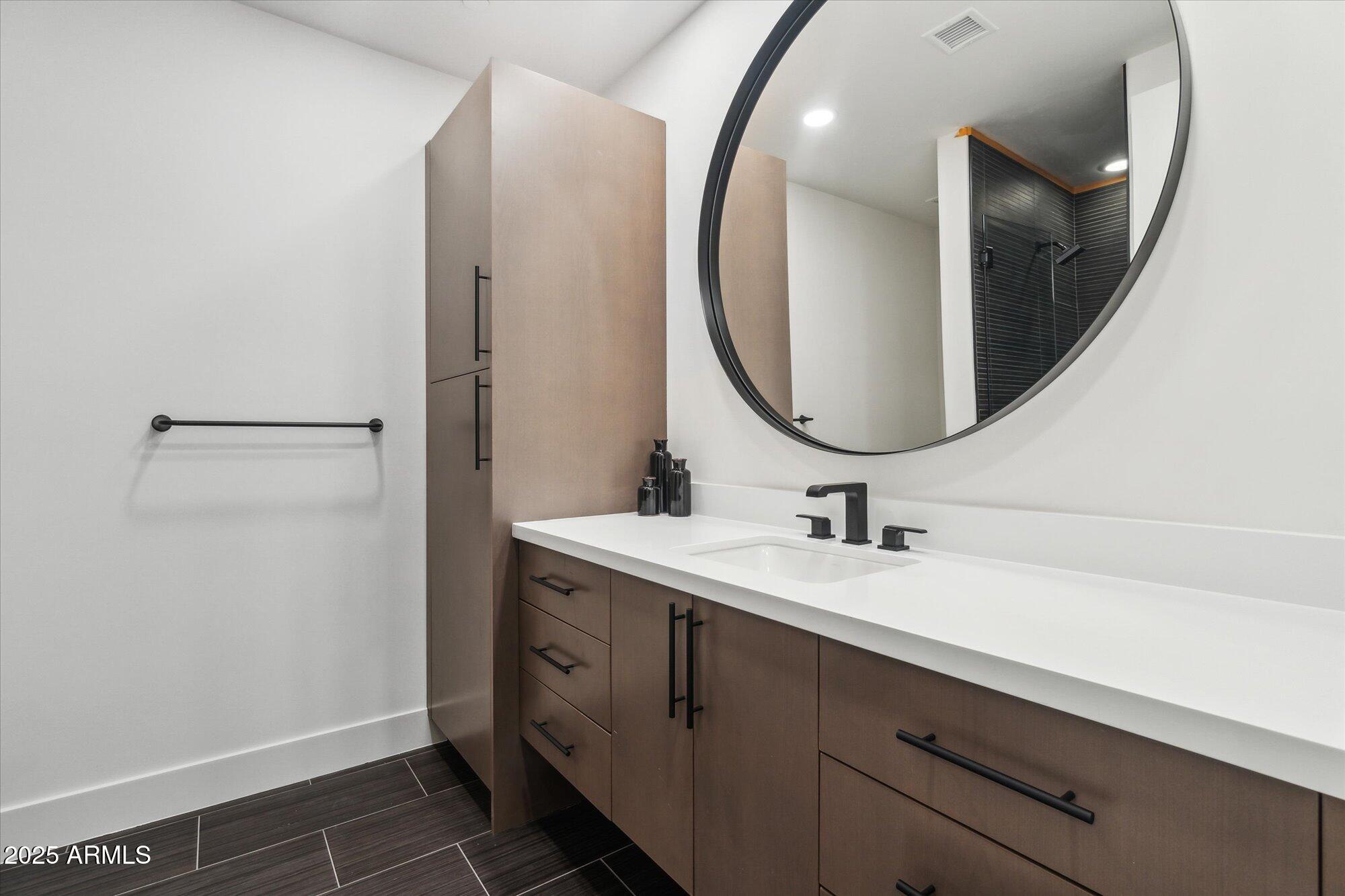 LA TIERRA ESTATES AMD - Residential