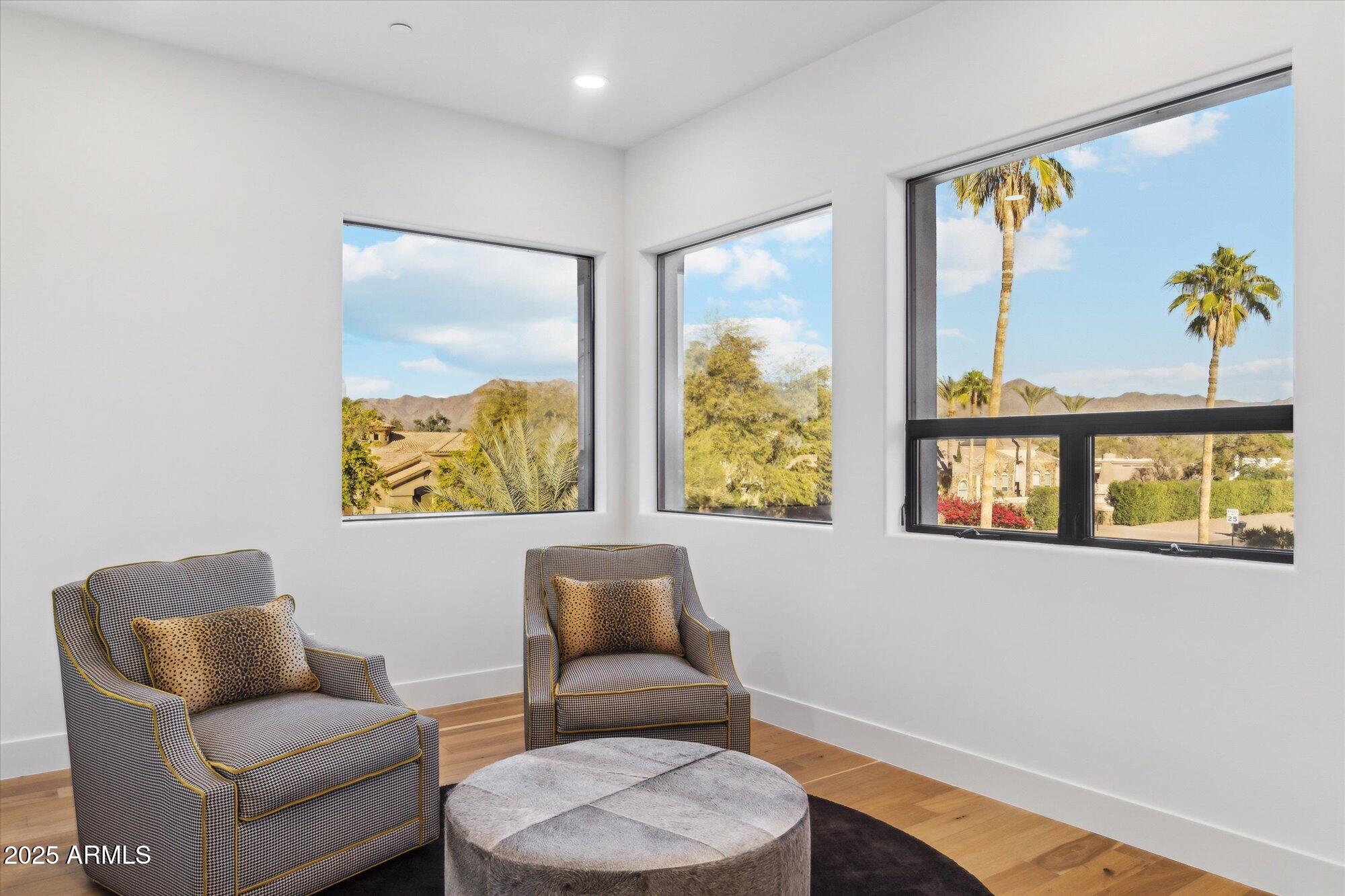LA TIERRA ESTATES AMD - Residential