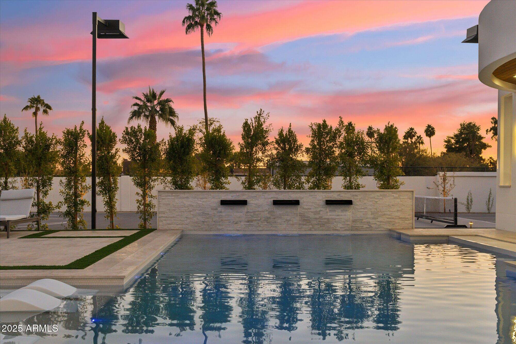 LA TIERRA ESTATES AMD - Residential