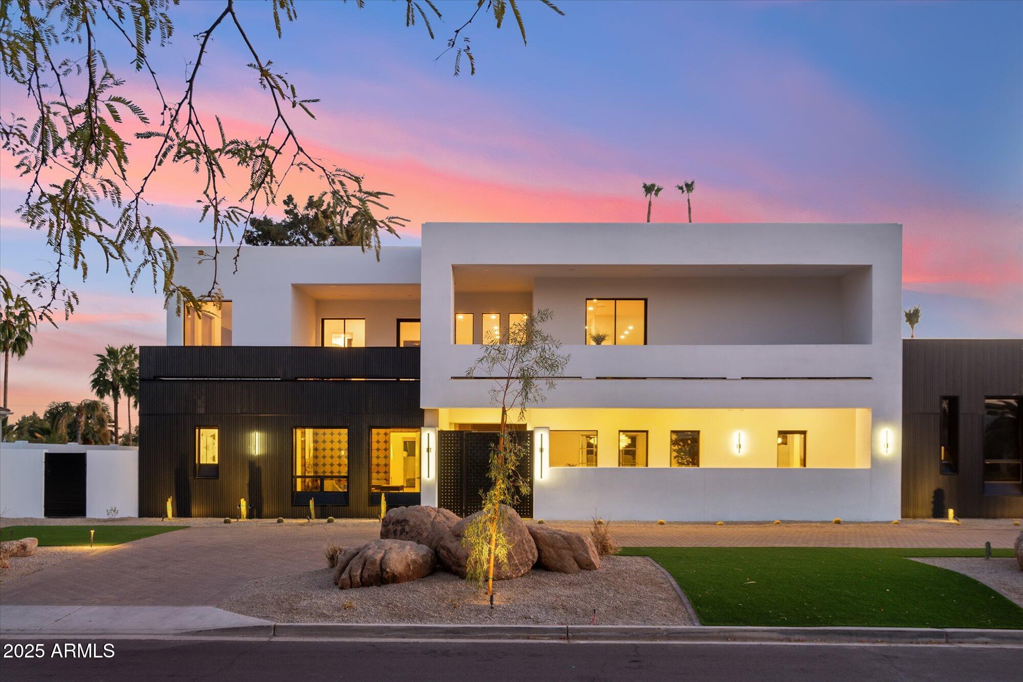 LA TIERRA ESTATES AMD - Residential