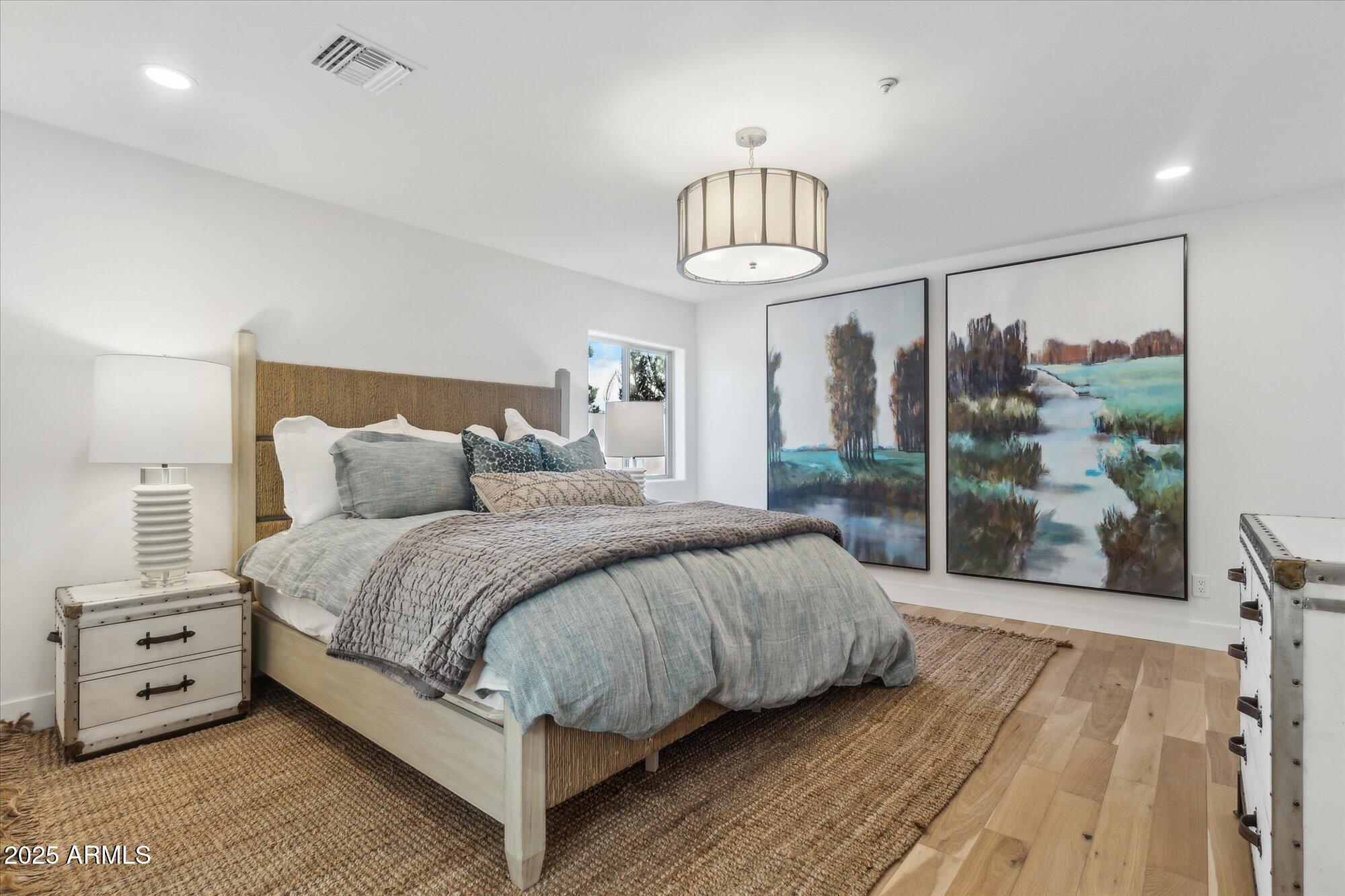 LA TIERRA ESTATES AMD - Residential