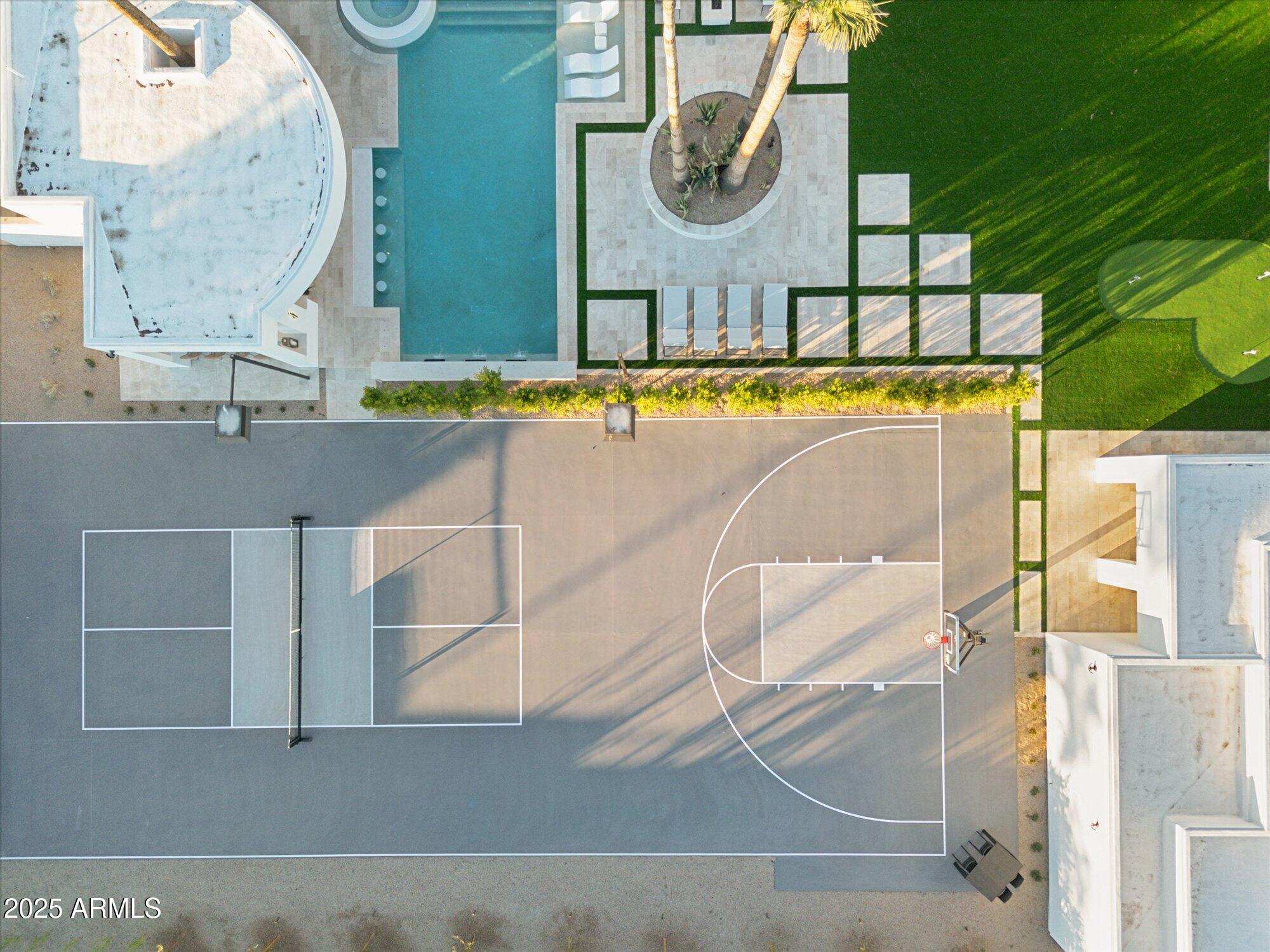 LA TIERRA ESTATES AMD - Residential