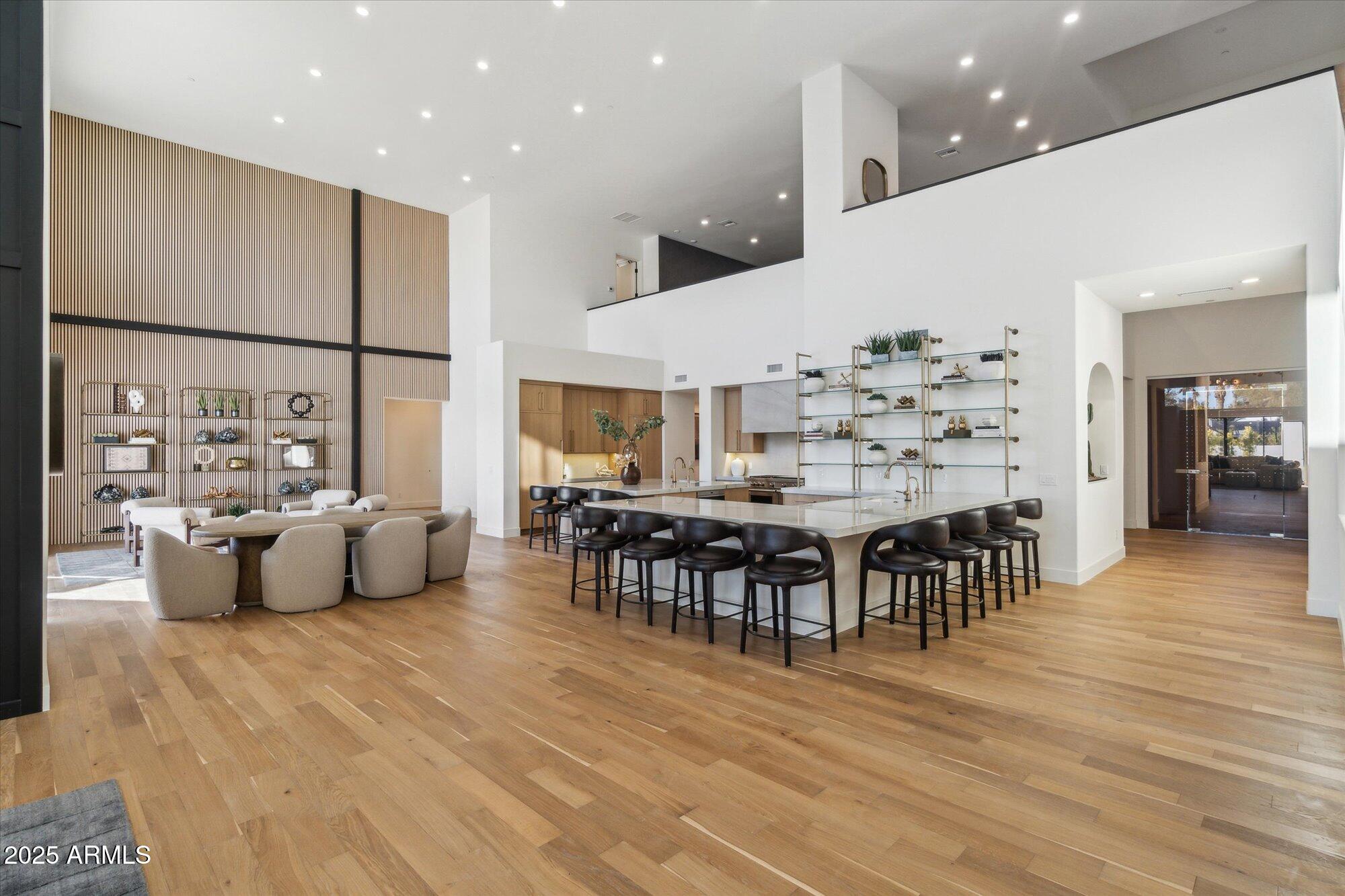 LA TIERRA ESTATES AMD - Residential