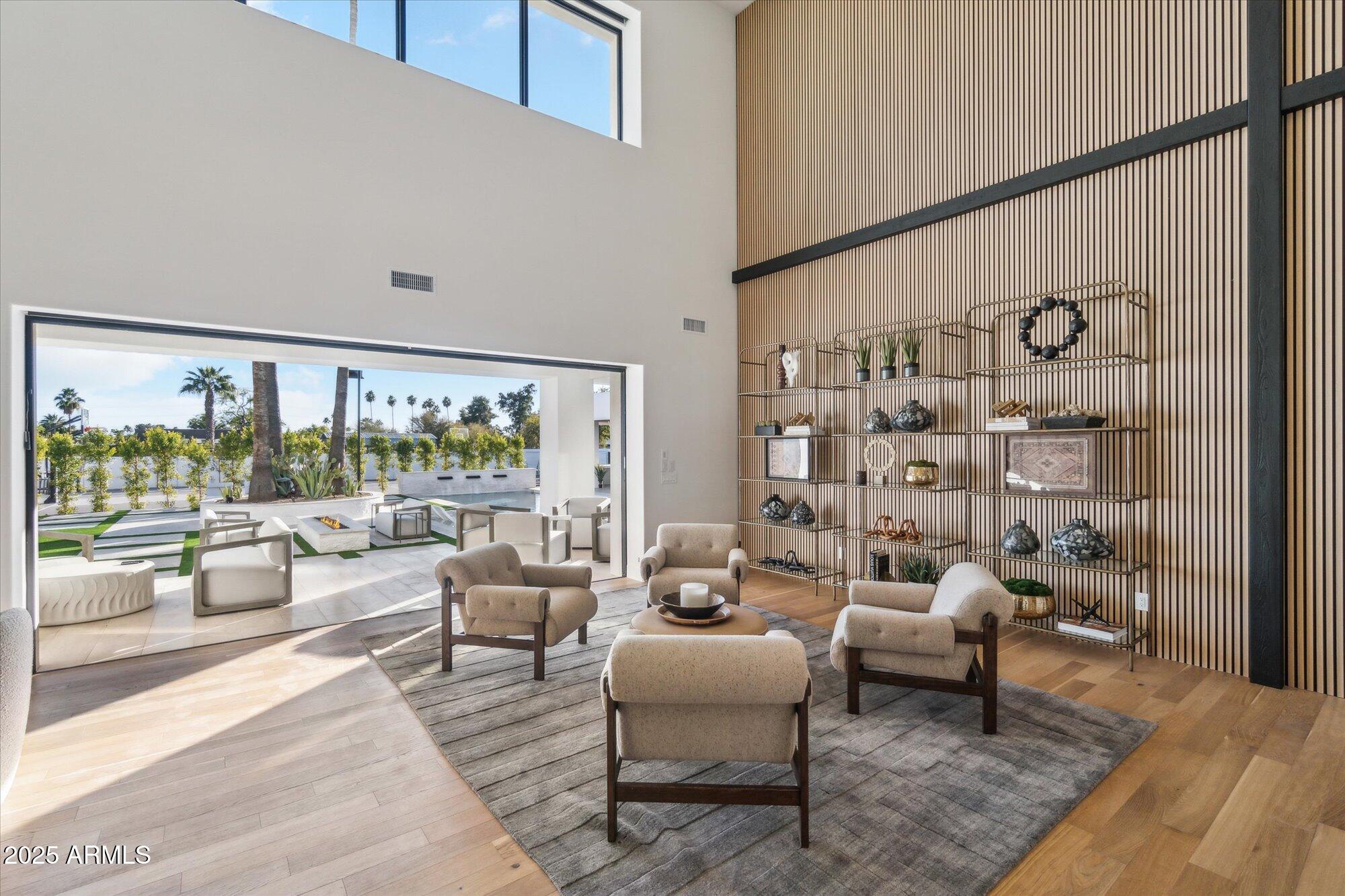LA TIERRA ESTATES AMD - Residential