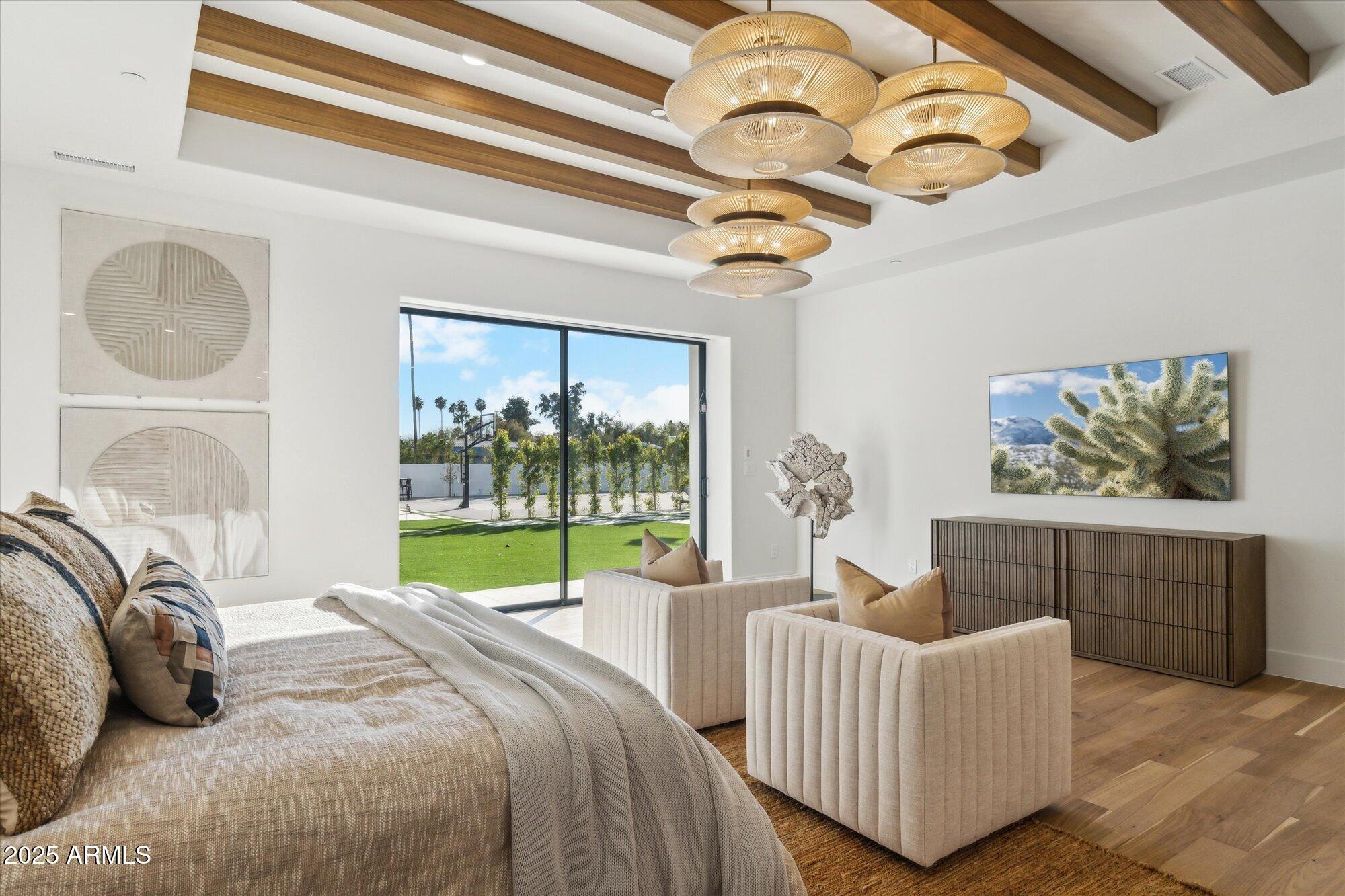 LA TIERRA ESTATES AMD - Residential