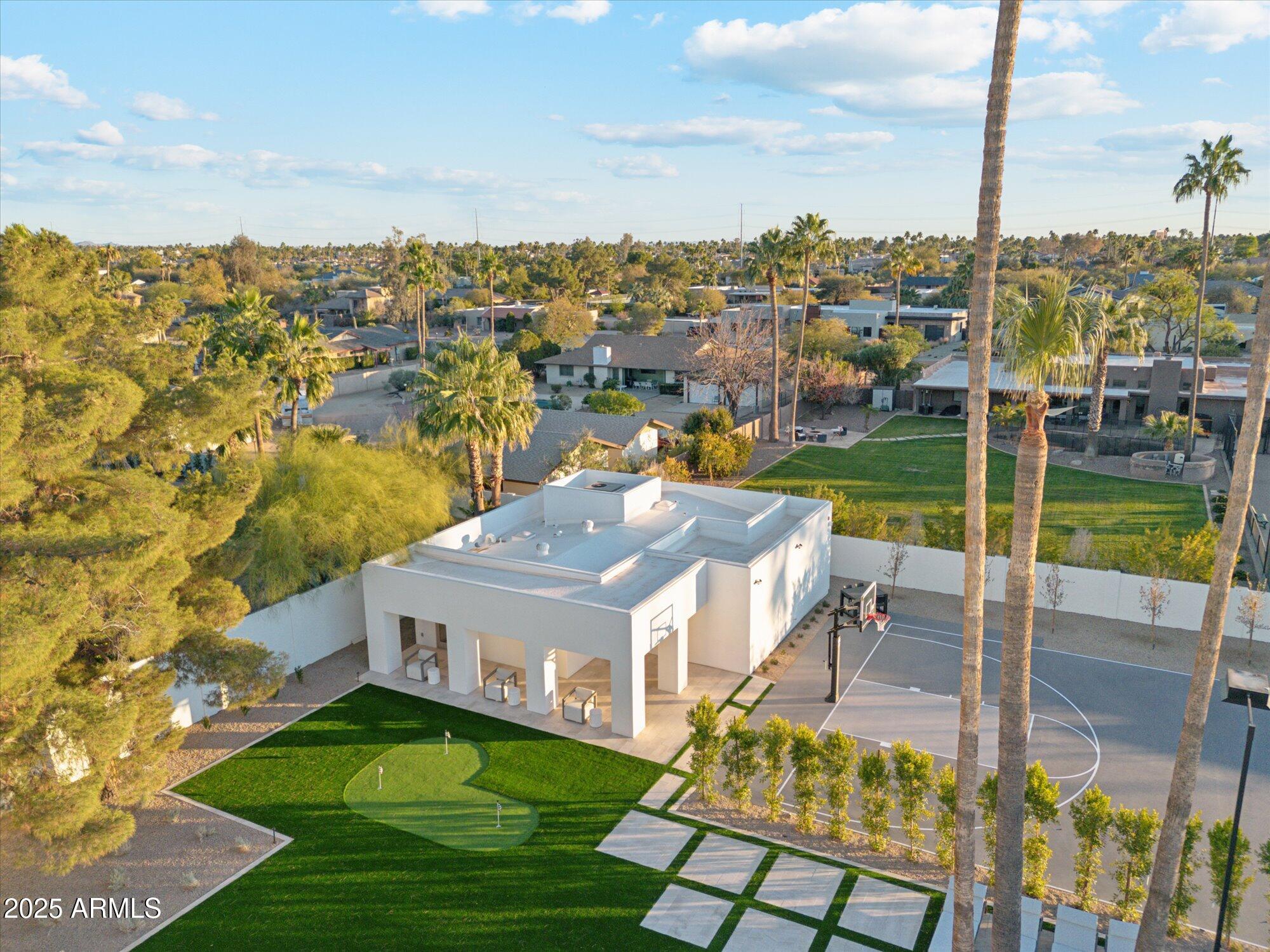 LA TIERRA ESTATES AMD - Residential