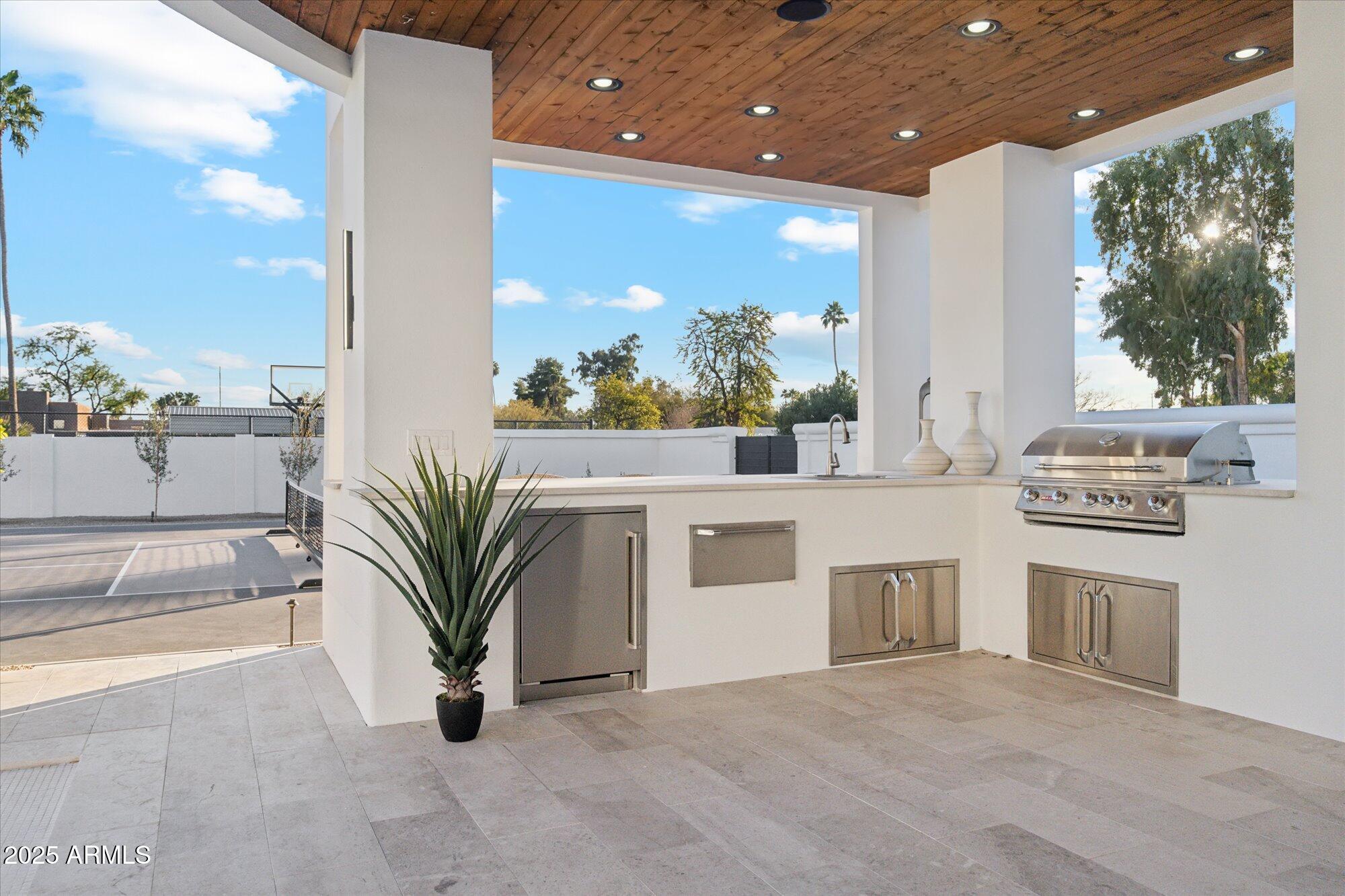 LA TIERRA ESTATES AMD - Residential