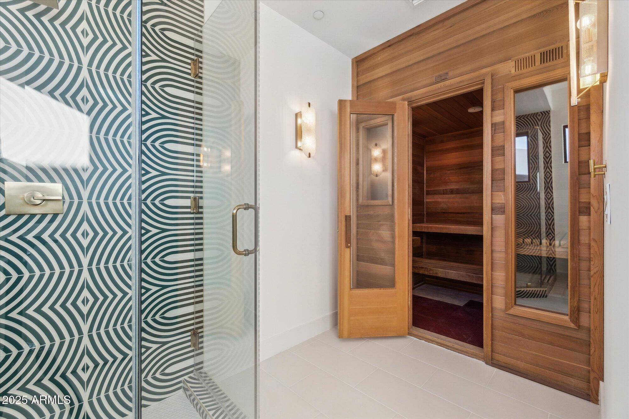 LA TIERRA ESTATES AMD - Residential