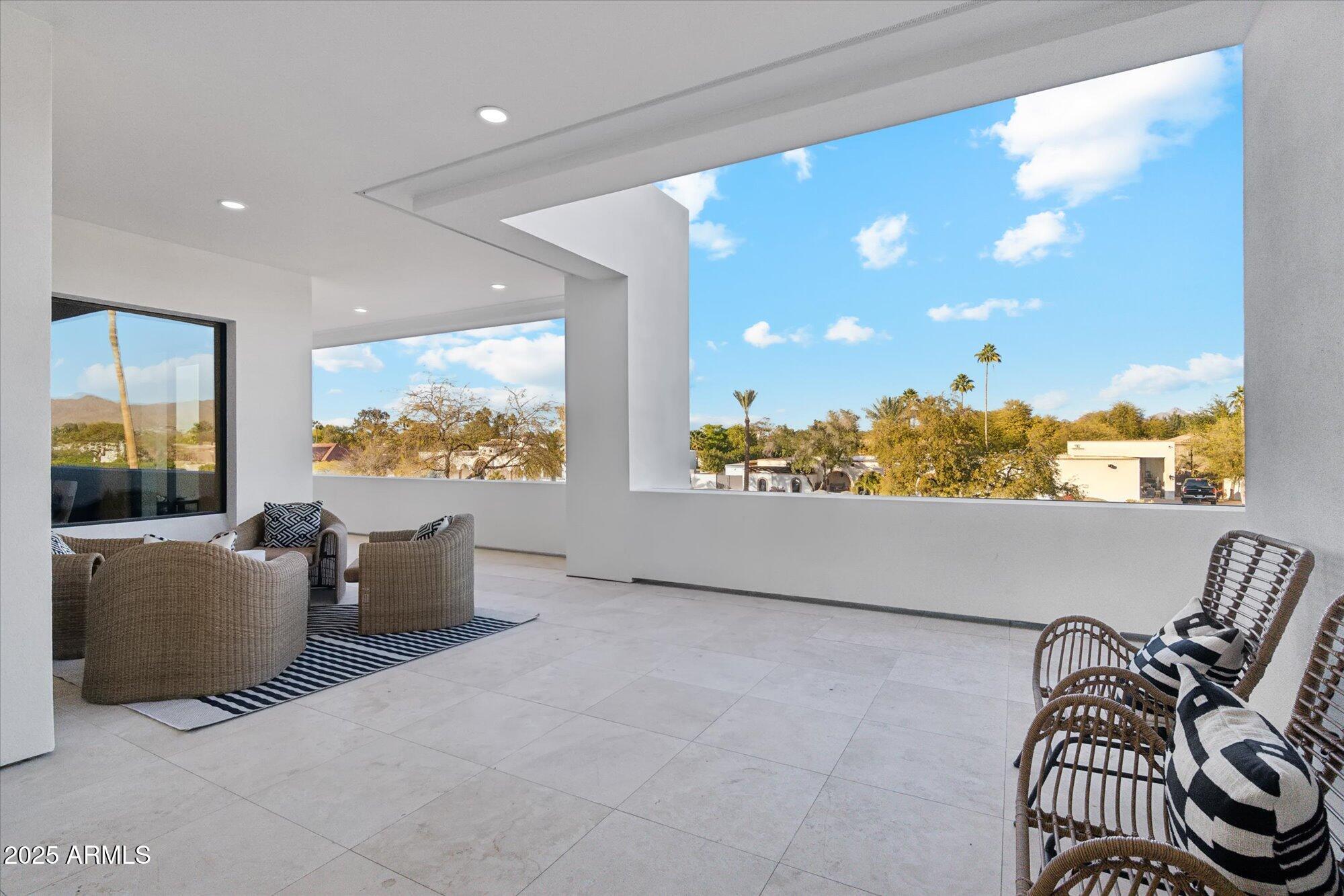 LA TIERRA ESTATES AMD - Residential