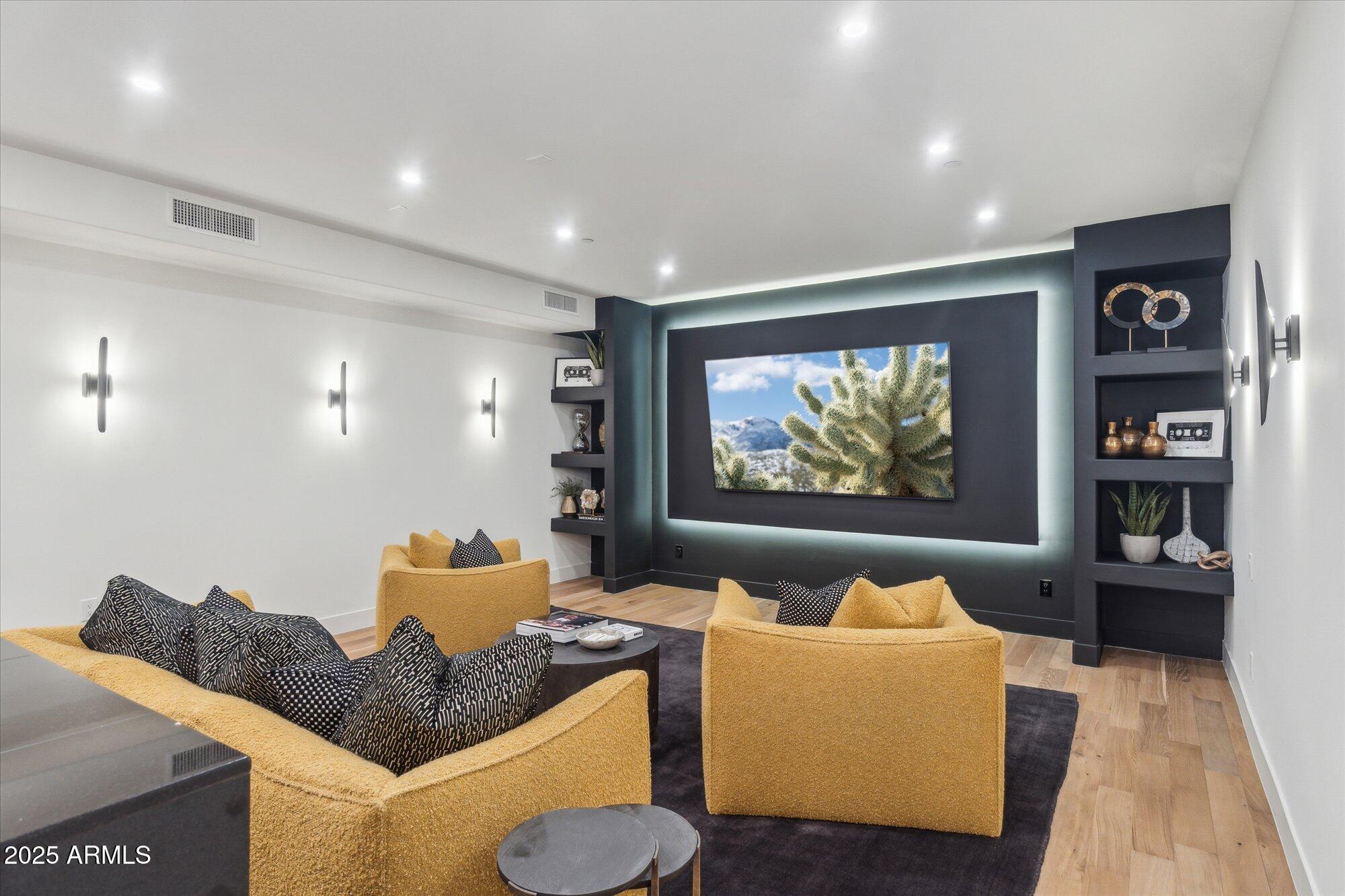 LA TIERRA ESTATES AMD - Residential