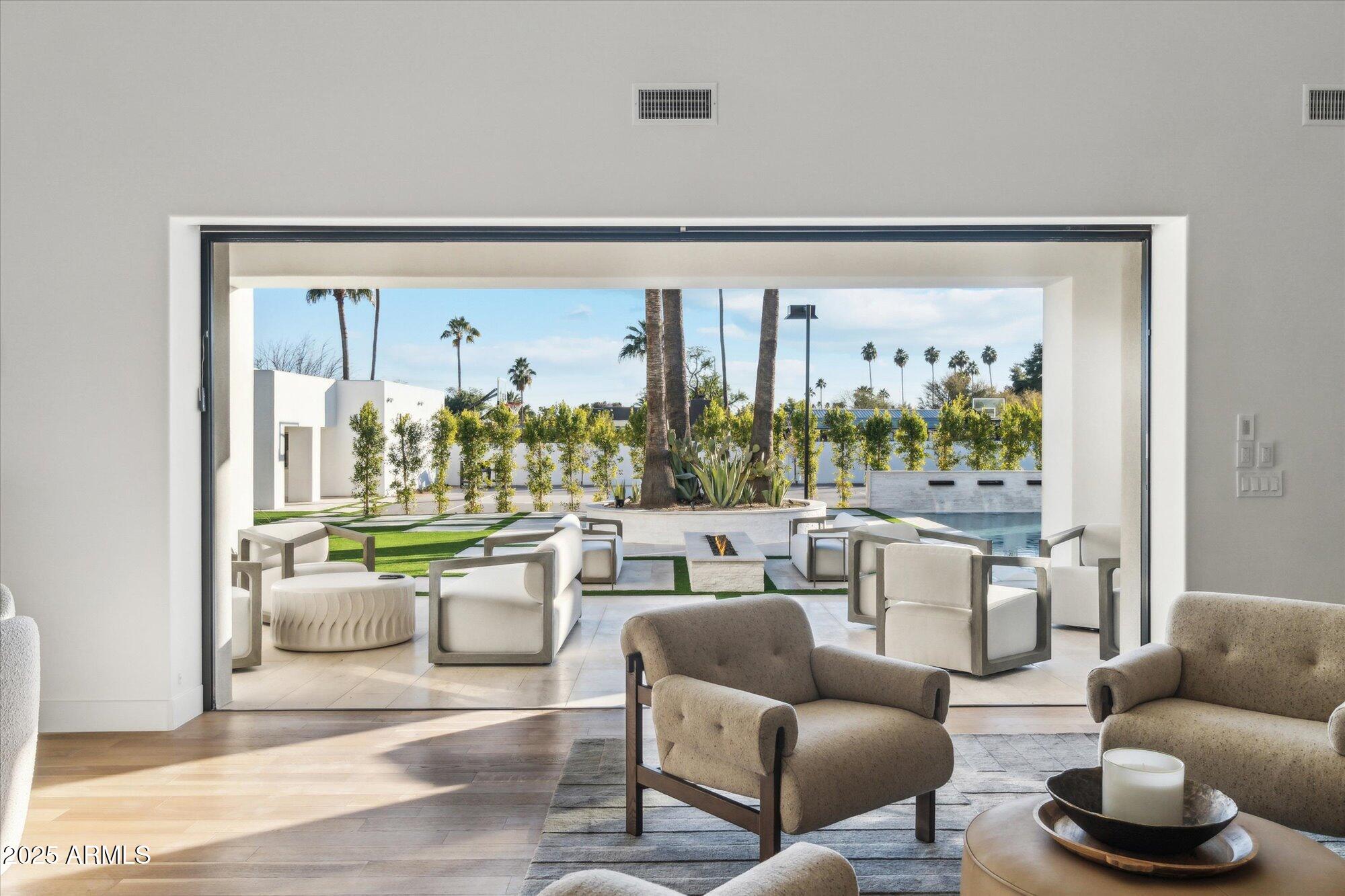 LA TIERRA ESTATES AMD - Residential