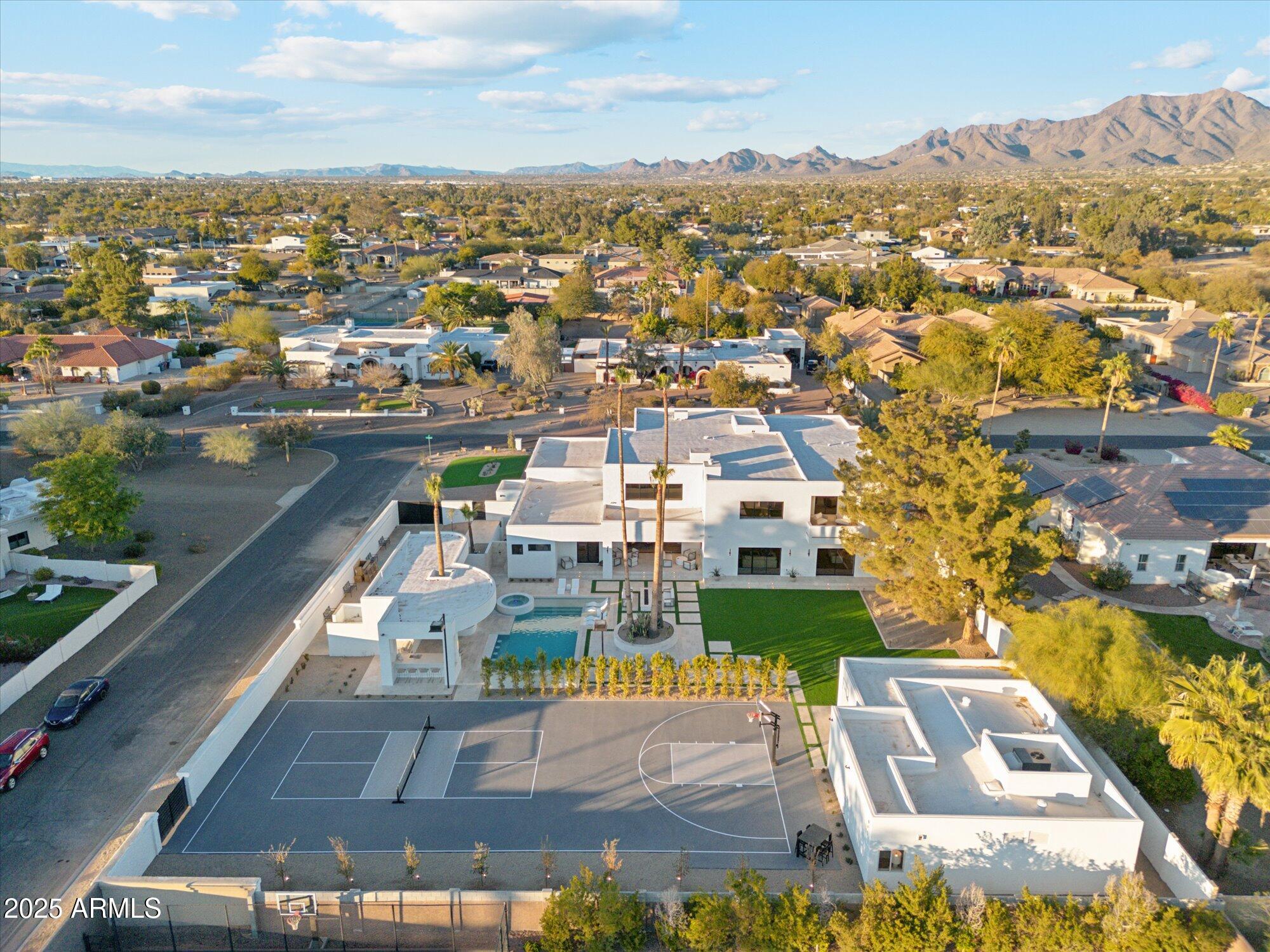 LA TIERRA ESTATES AMD - Residential