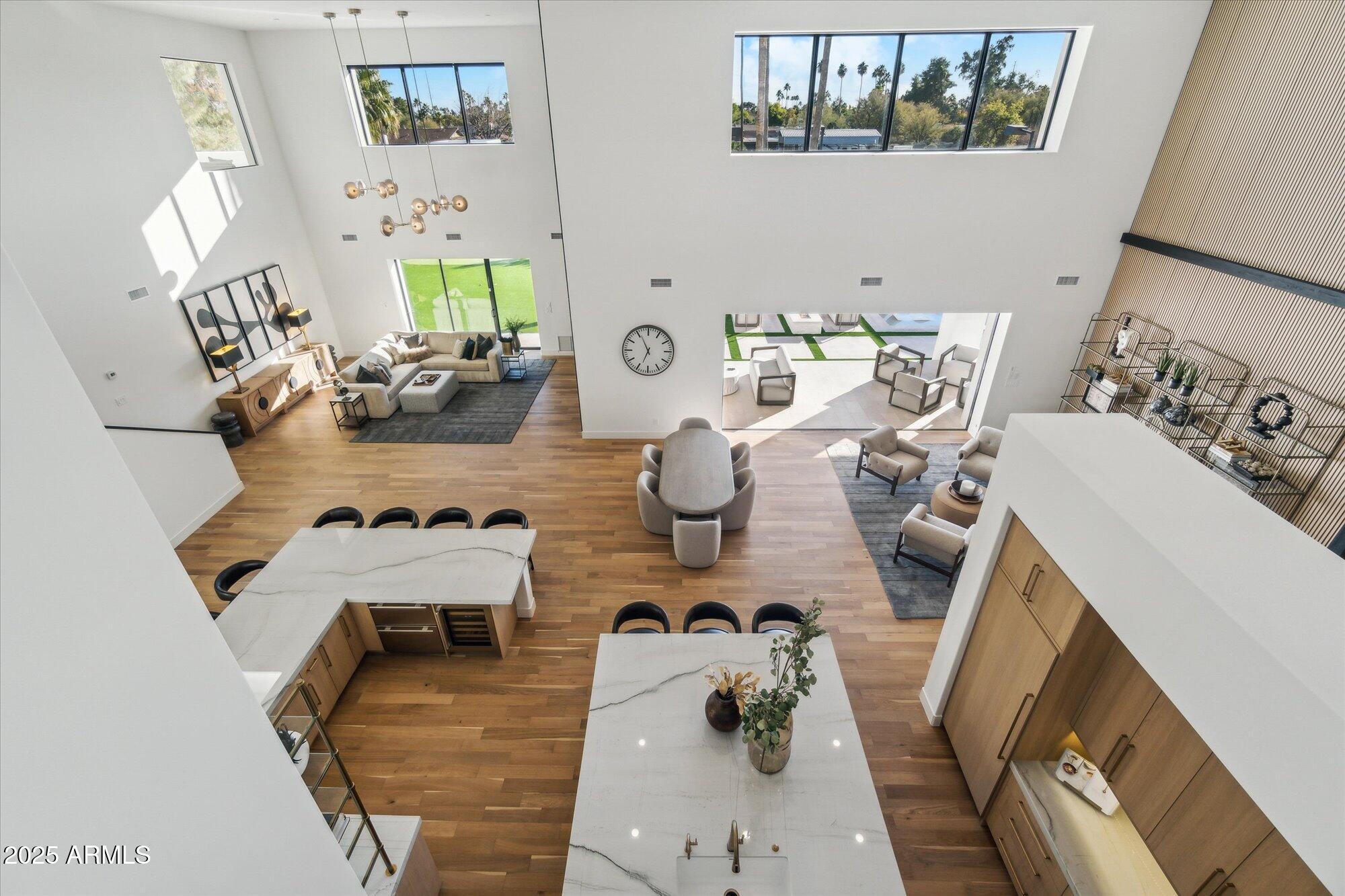 LA TIERRA ESTATES AMD - Residential