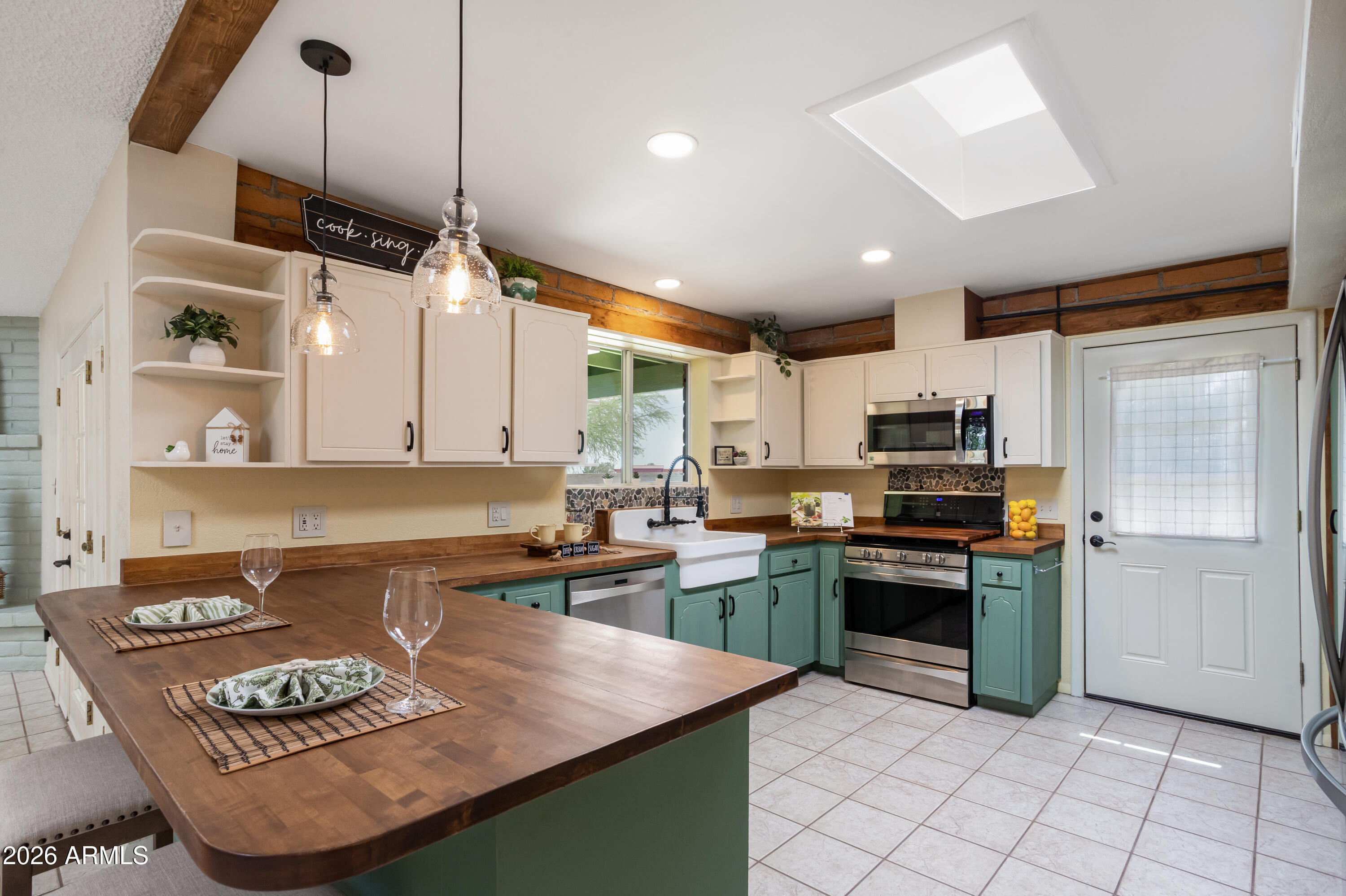 TOWN & COUNTRY ESTATES 6 - Residential