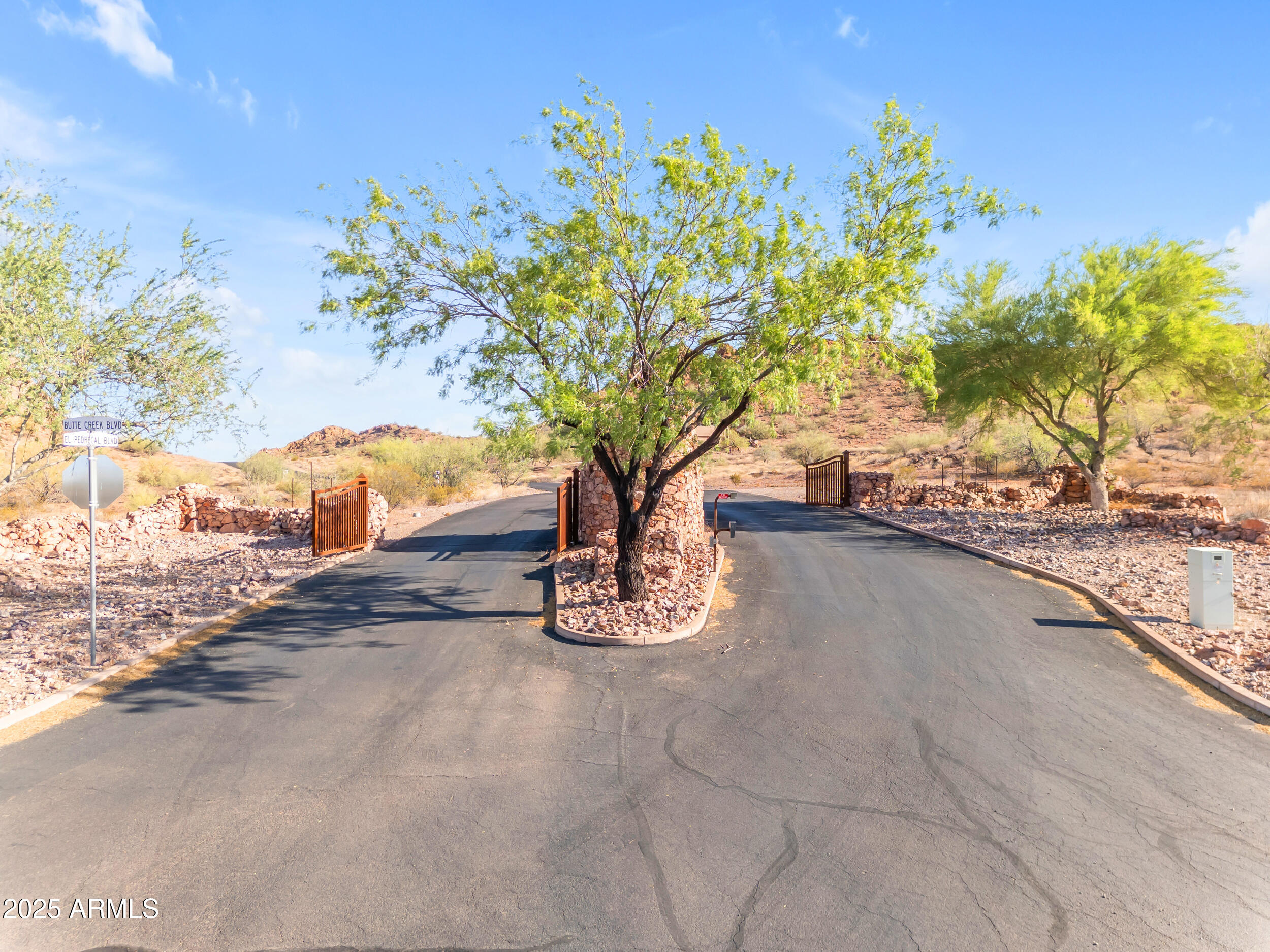 BUTTE CREEK ESTATES-EL PEDREGAL - Land