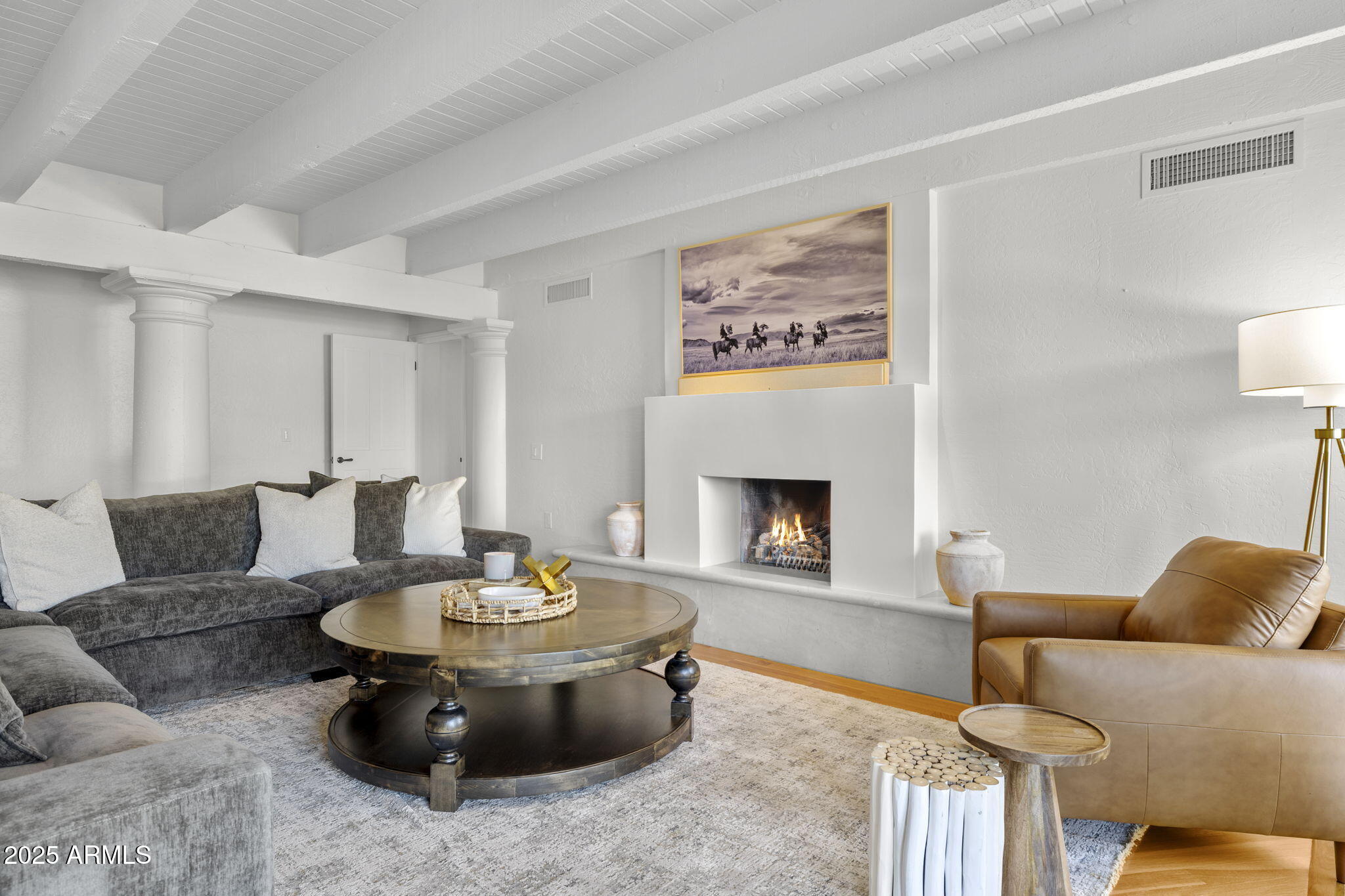 PARADISE VALLEY COUNTRY ESTATES - Residential