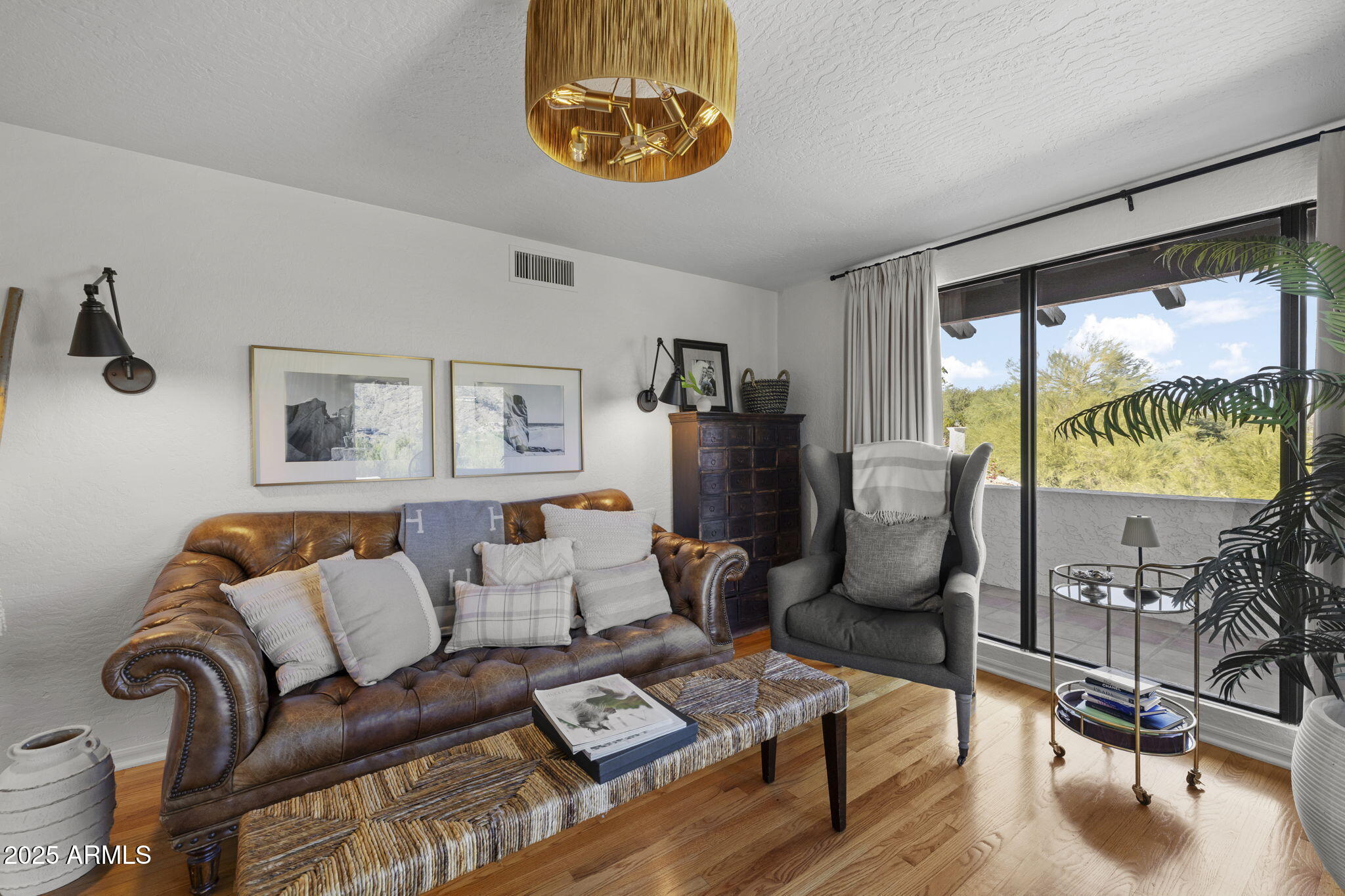 PARADISE VALLEY COUNTRY ESTATES - Residential