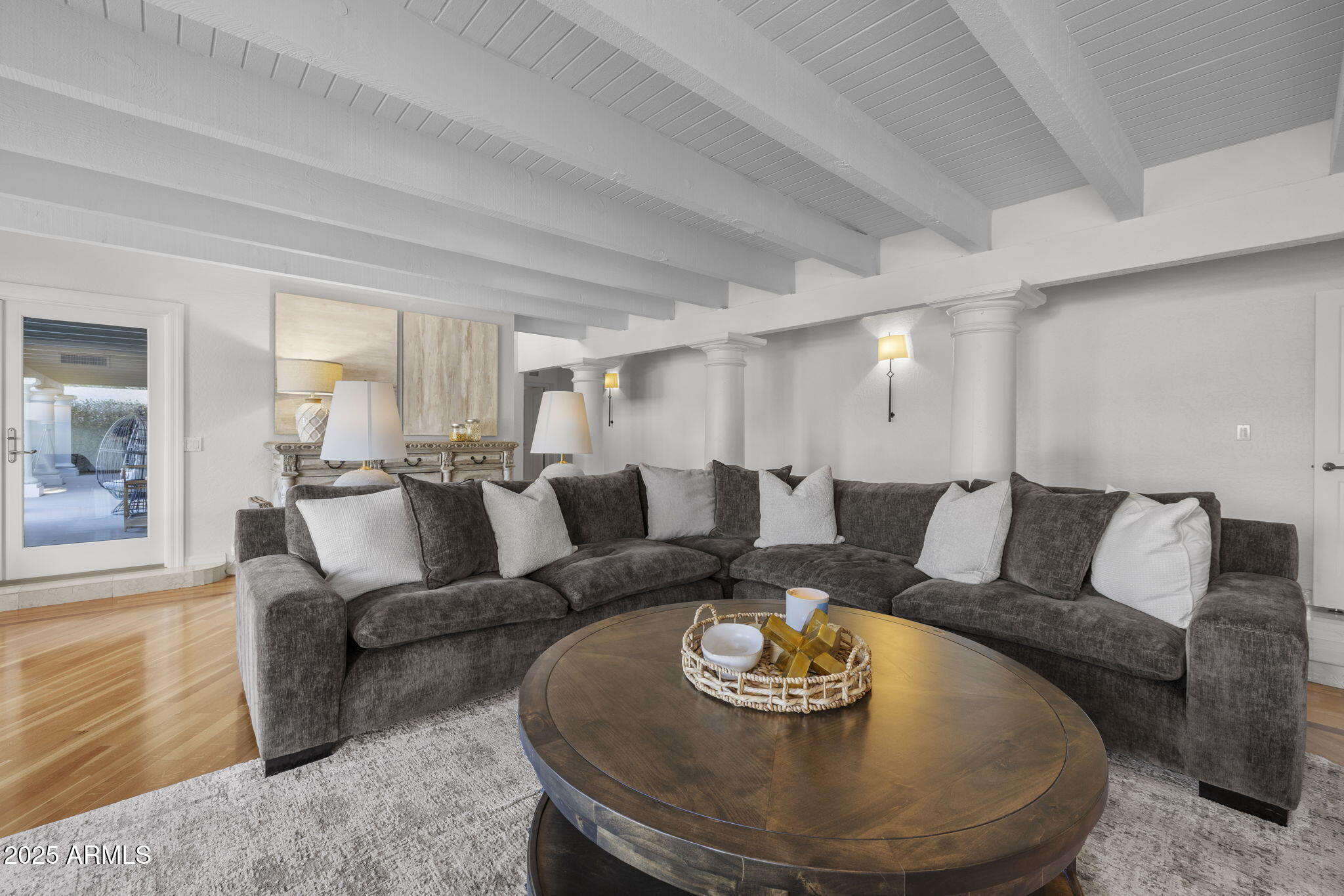 PARADISE VALLEY COUNTRY ESTATES - Residential