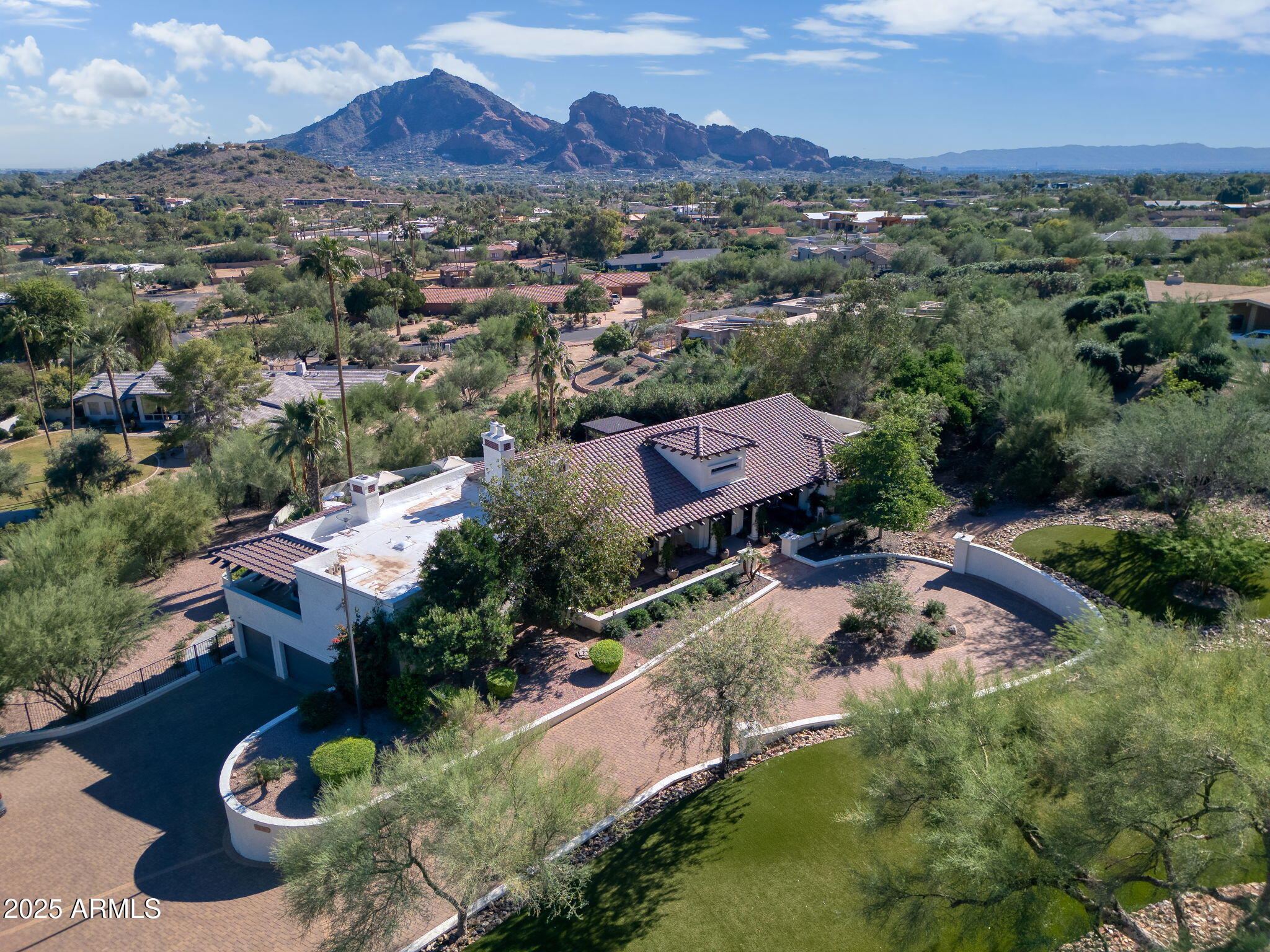 PARADISE VALLEY COUNTRY ESTATES - Residential