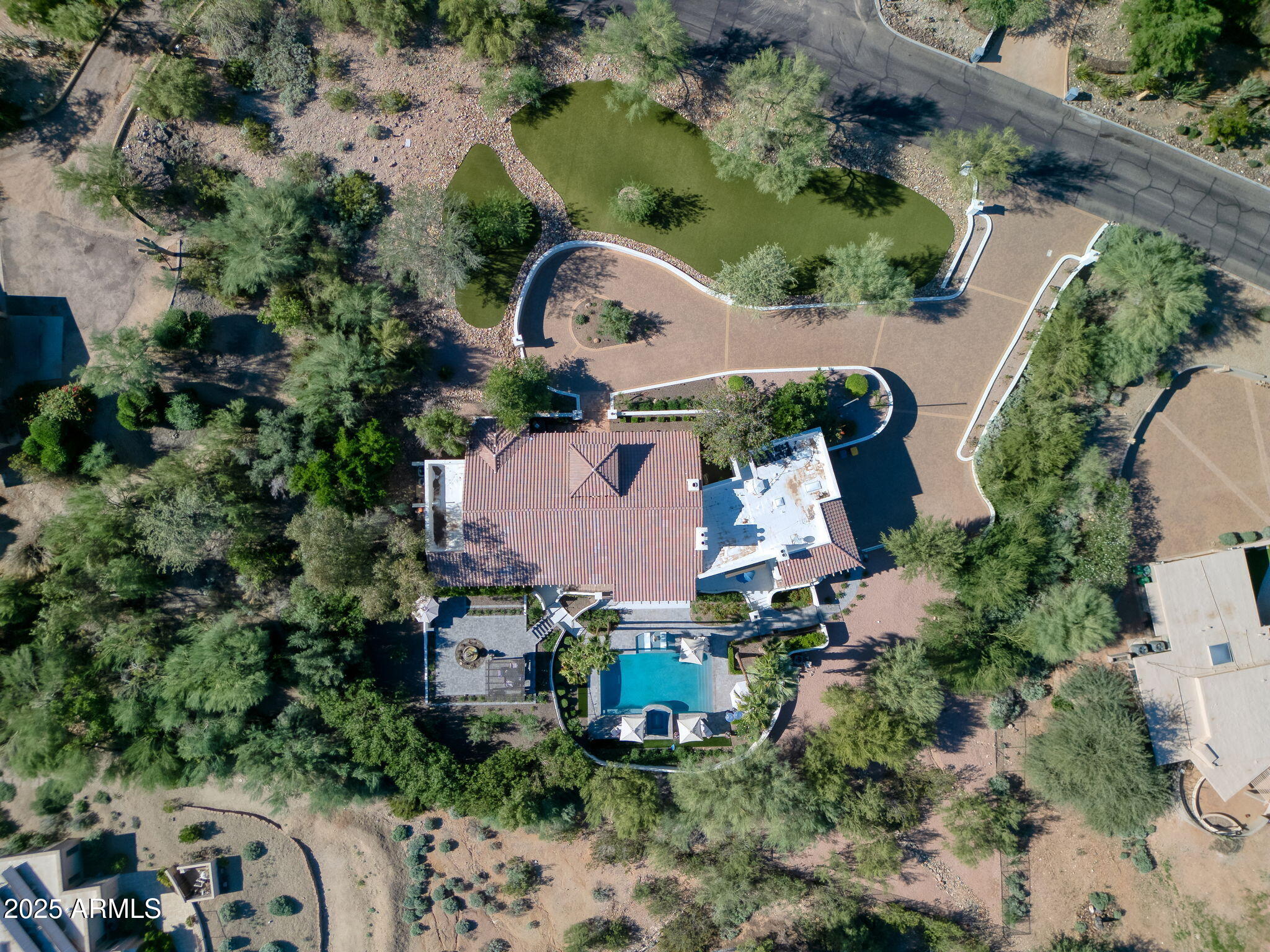 PARADISE VALLEY COUNTRY ESTATES - Residential