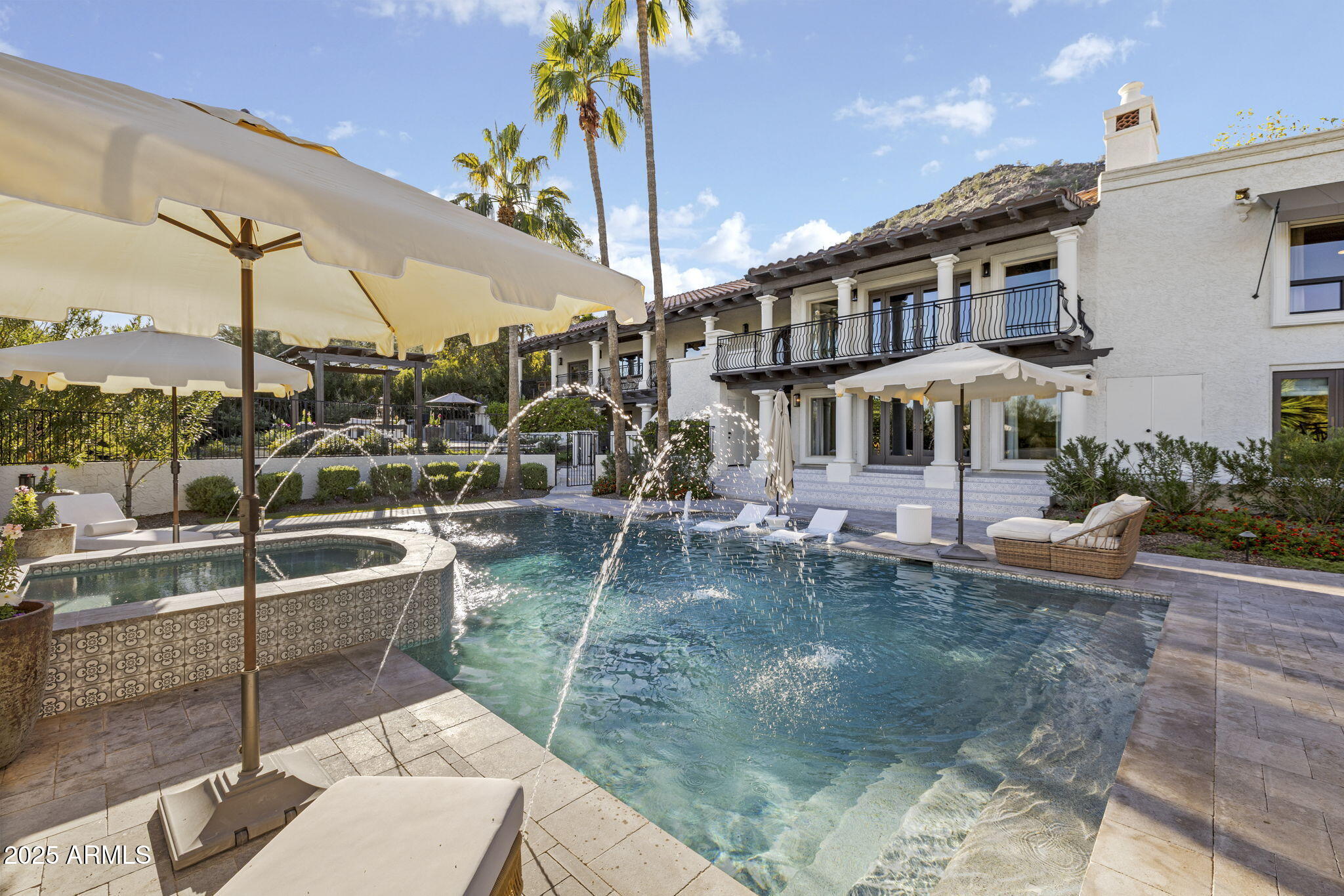 PARADISE VALLEY COUNTRY ESTATES - Residential