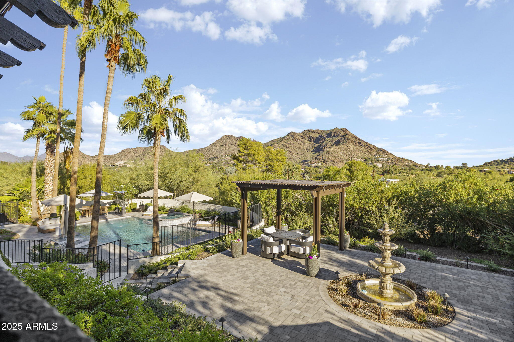 PARADISE VALLEY COUNTRY ESTATES - Residential