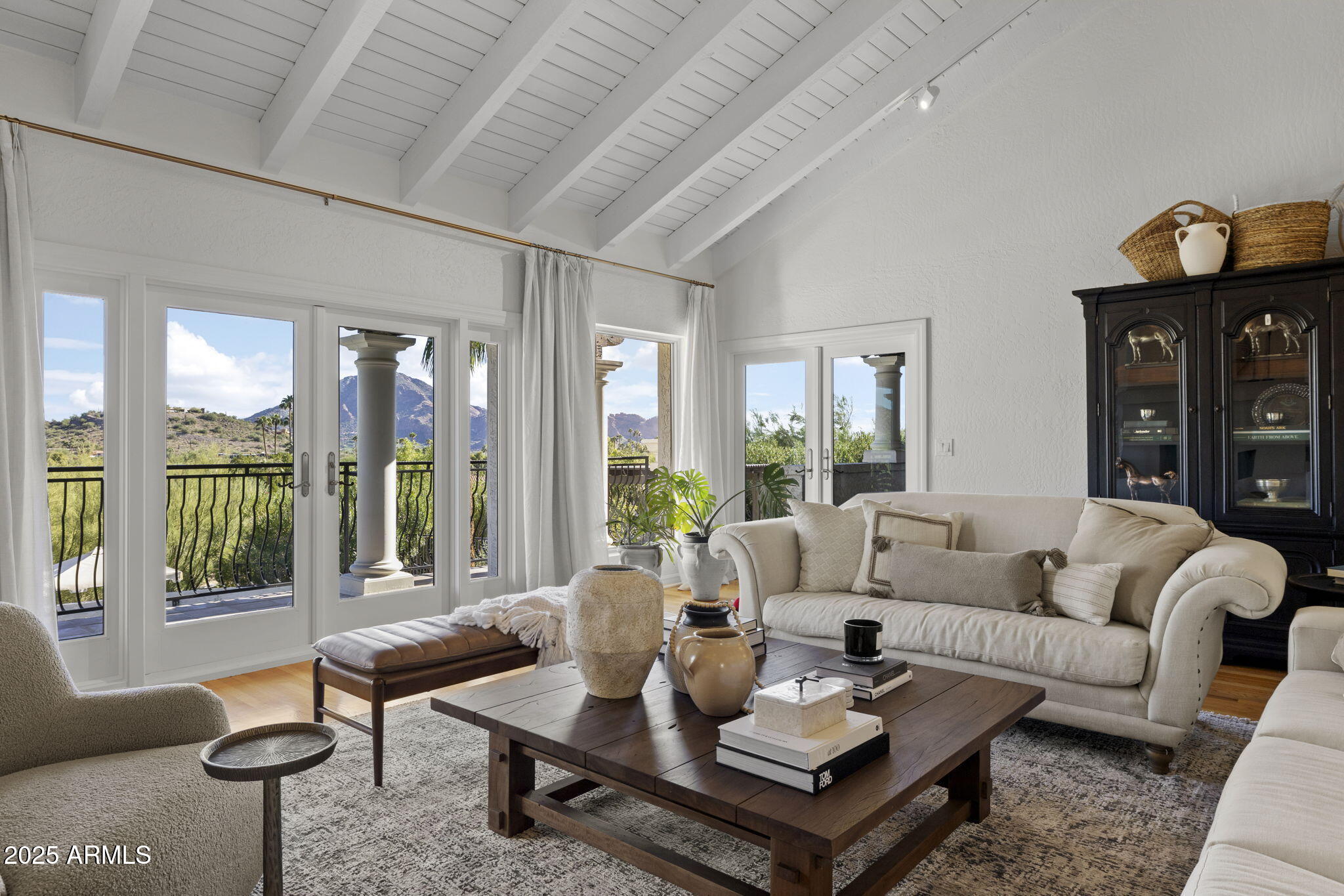 PARADISE VALLEY COUNTRY ESTATES - Residential