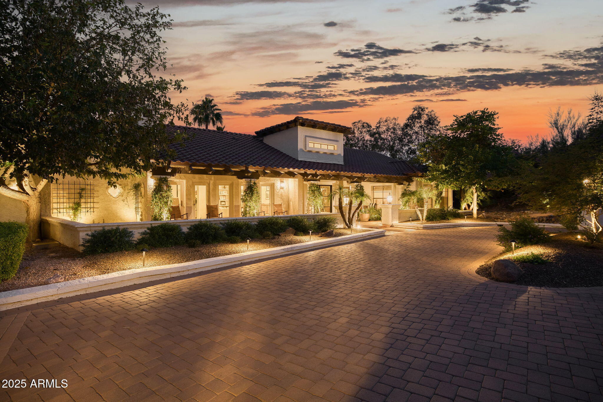 PARADISE VALLEY COUNTRY ESTATES - Residential
