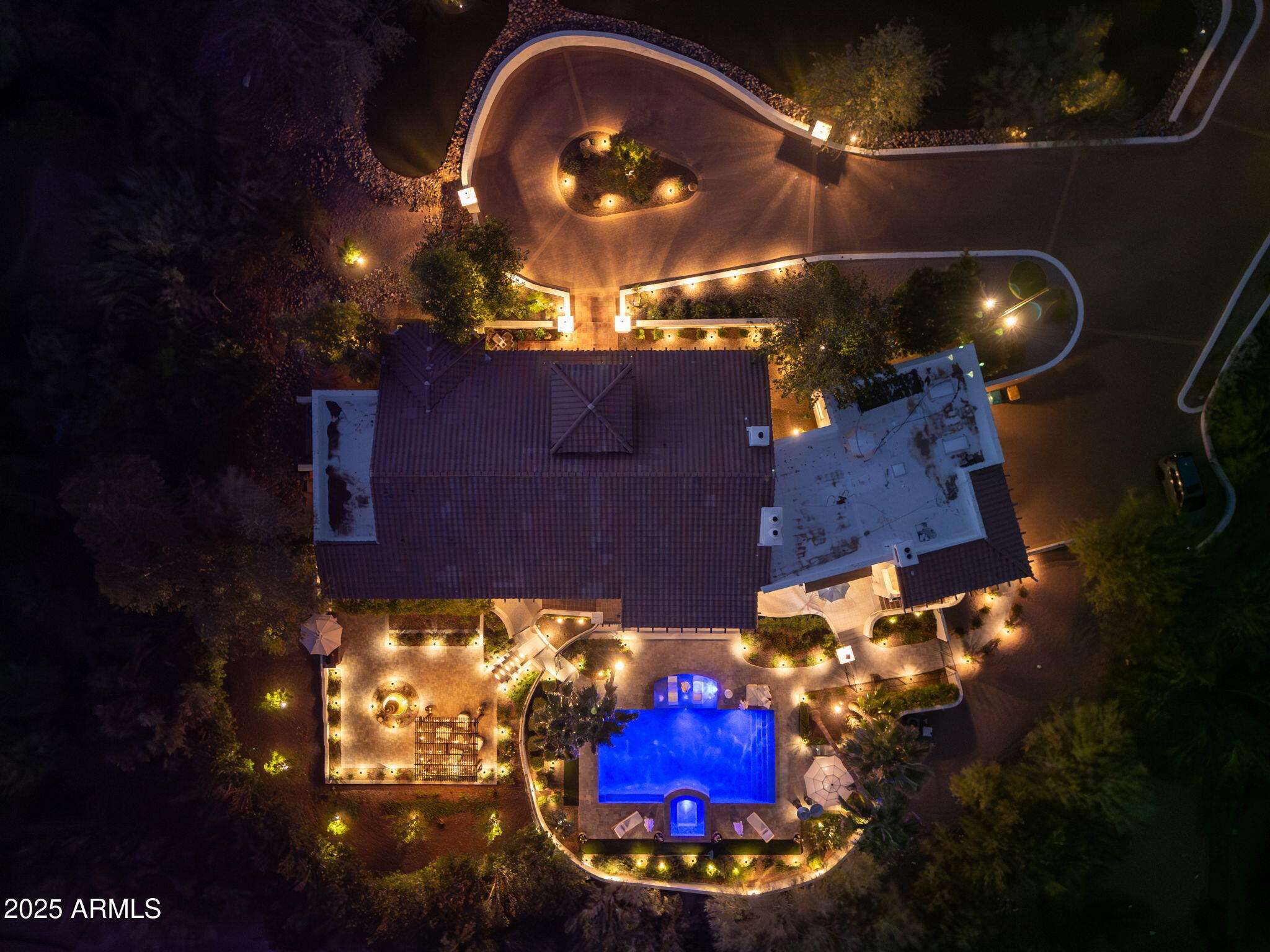 PARADISE VALLEY COUNTRY ESTATES - Residential