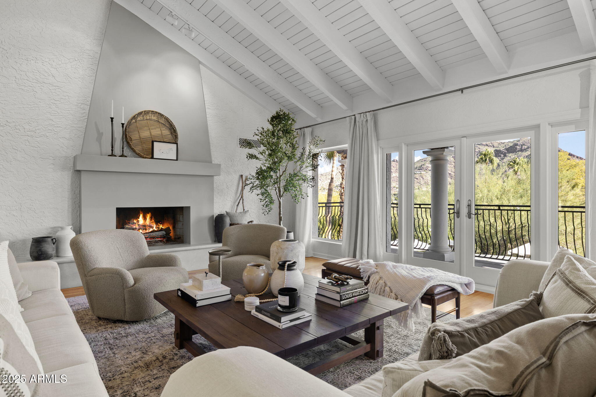 PARADISE VALLEY COUNTRY ESTATES - Residential