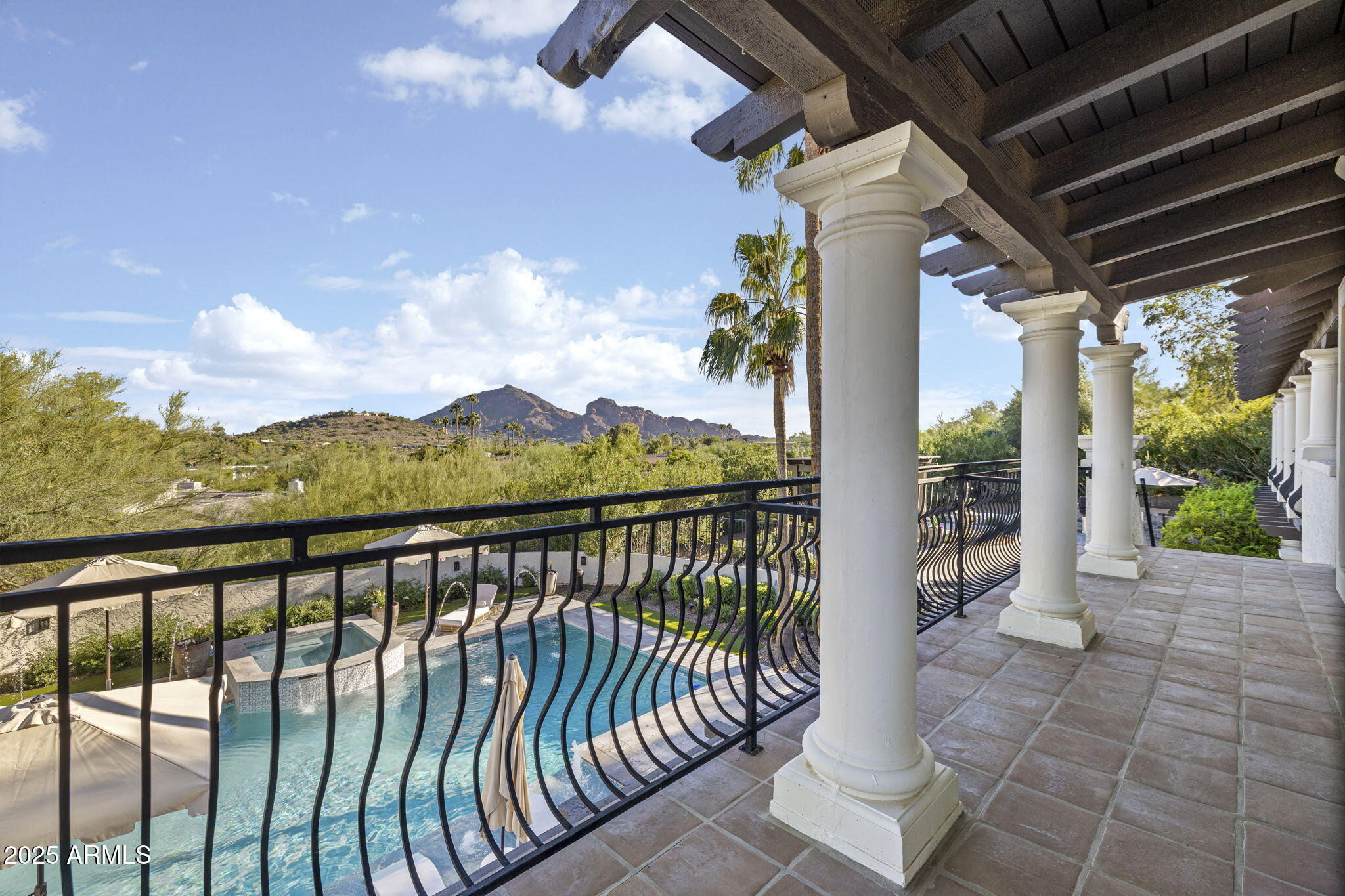 PARADISE VALLEY COUNTRY ESTATES - Residential